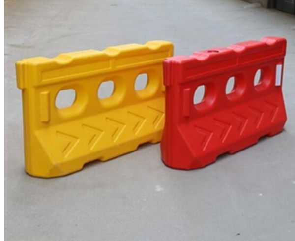 Rotomolded Plastic Road Barrier