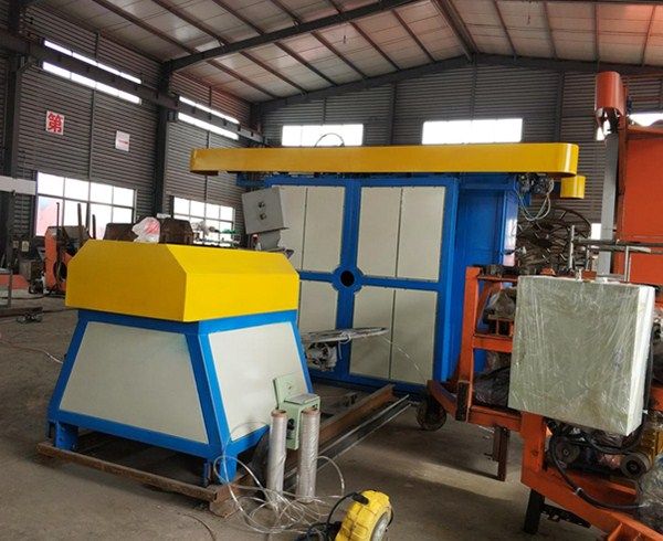 Shuttle Rotomolding Machine 2C-1000