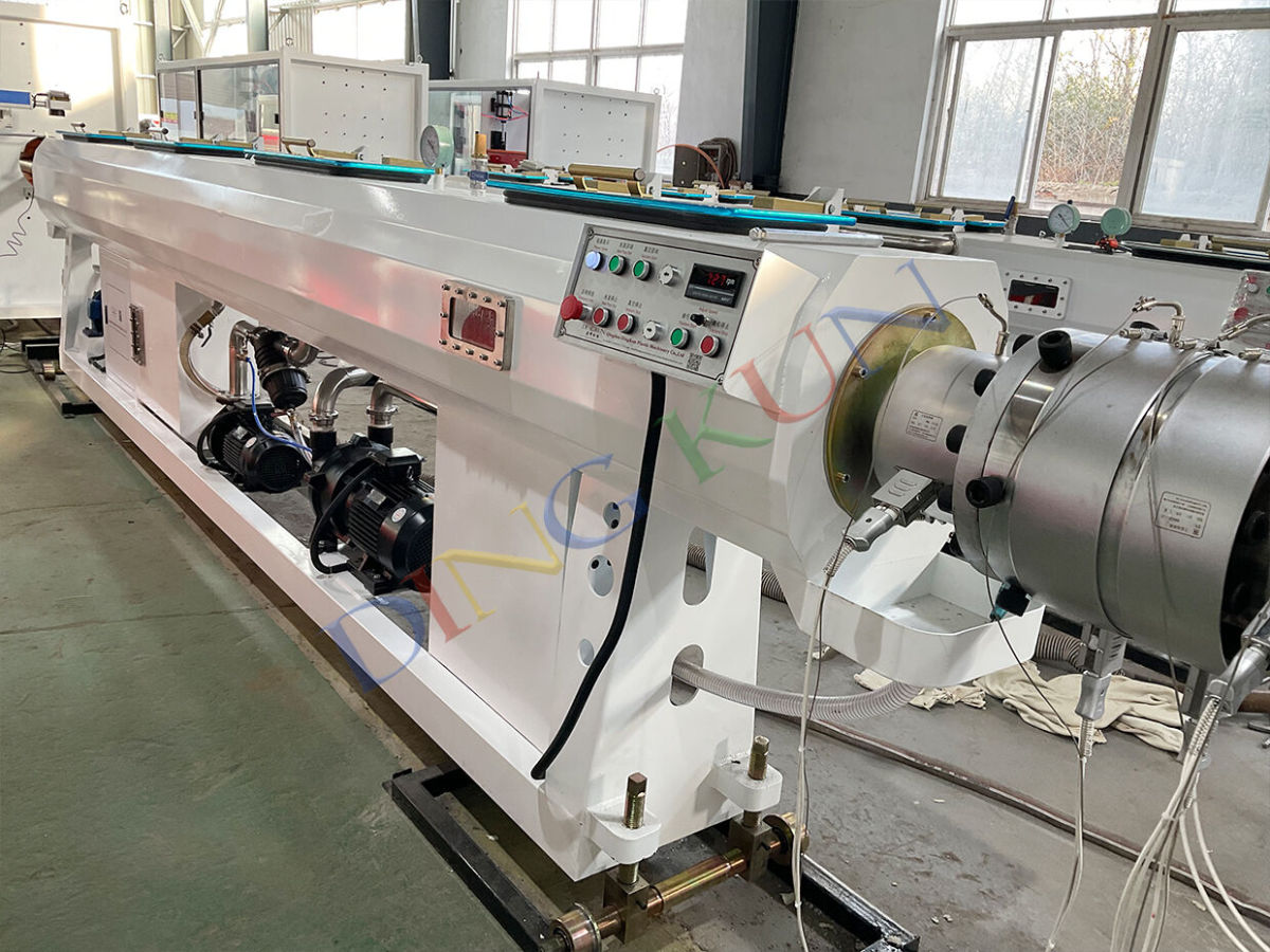 pvc pipe (3).jpg pvc pipe (3).jpg