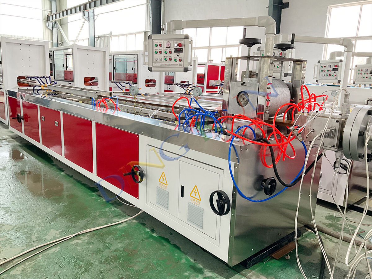 wpc deckingmachine (4).jpg