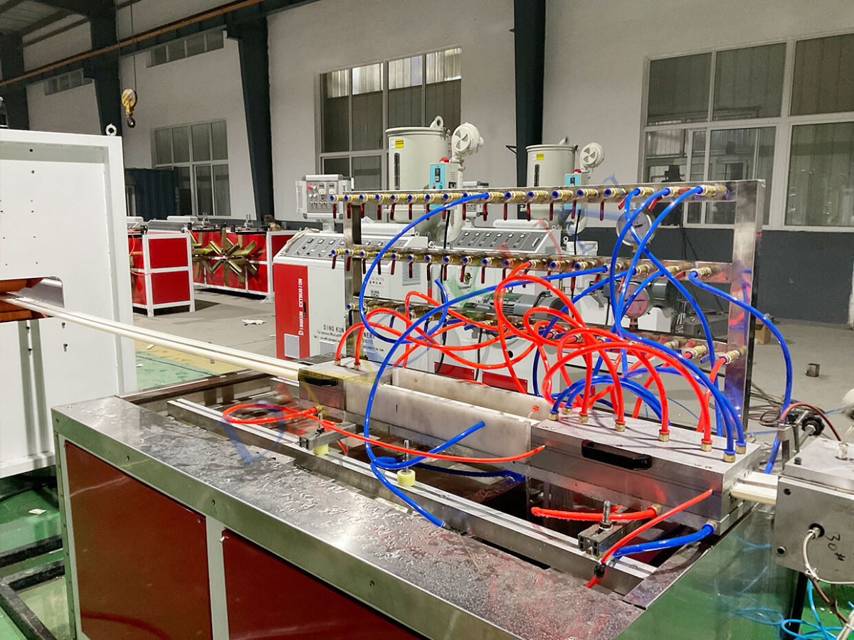 pvc ceiling machine (3).jpg