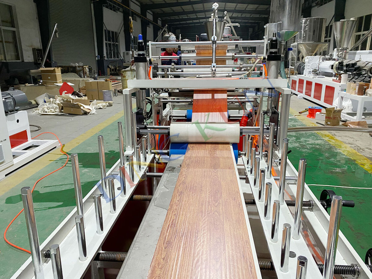 pvc ceiling machine (6).jpg