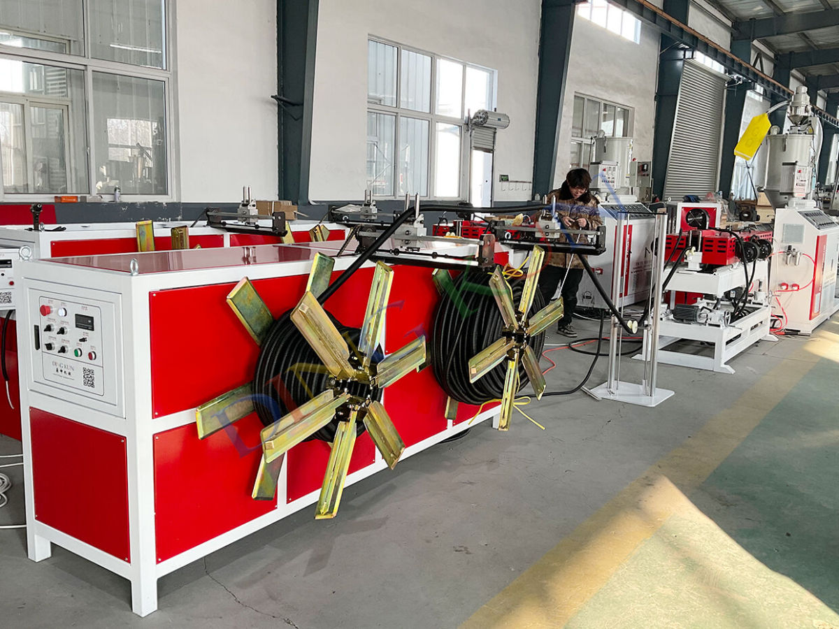 corrugated pipe machine (4).jpg
