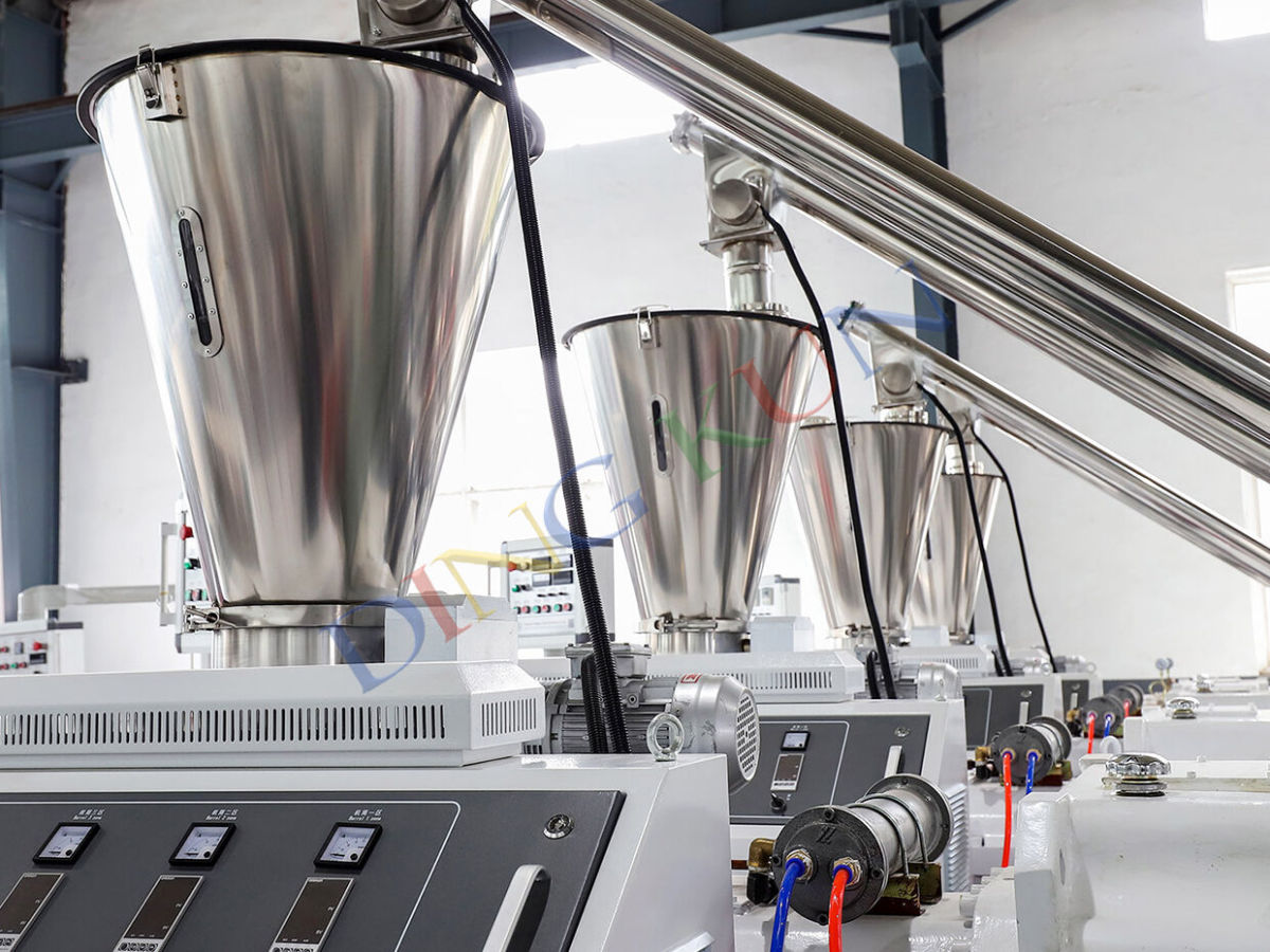 TWIN SCREW EXTRUDER (2).jpg