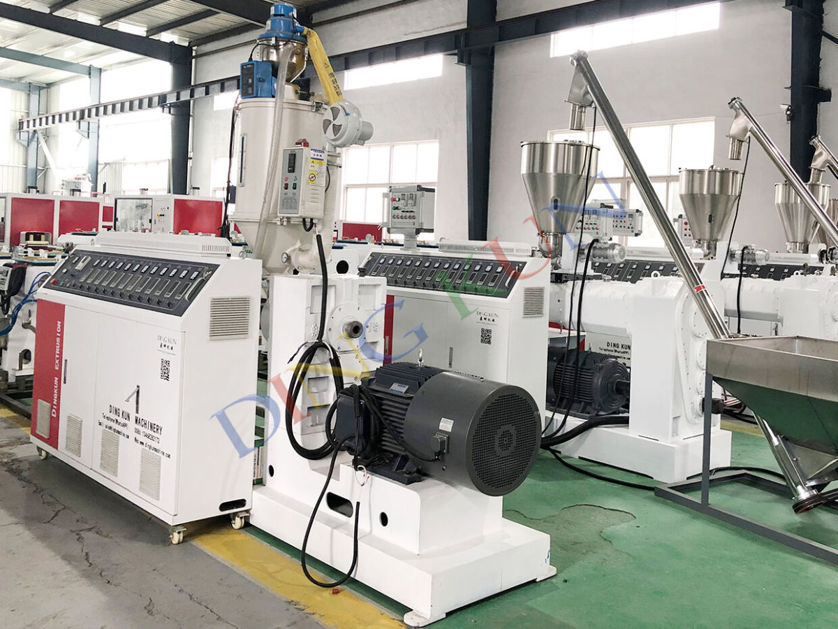 SINGLE SCREW EXTRUDER.jpg