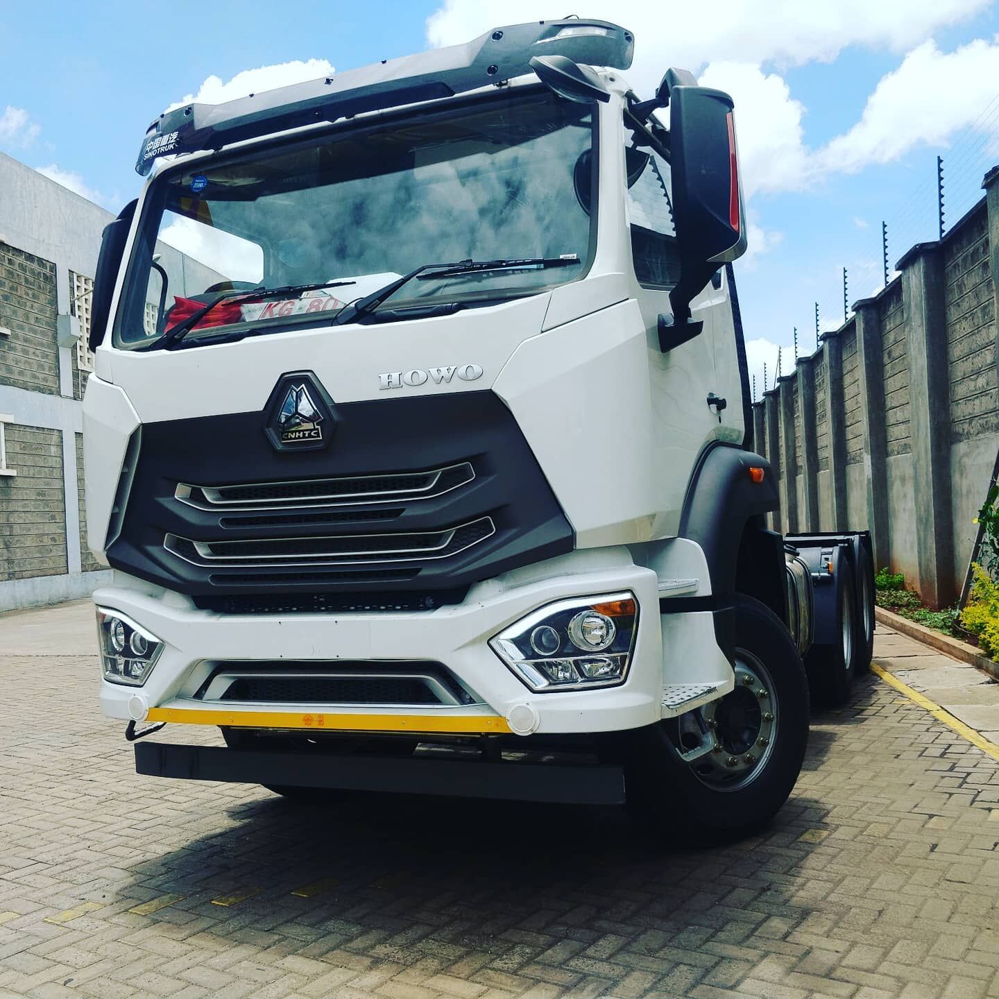 HOHAN 6X4 TRUCK CHASSIS