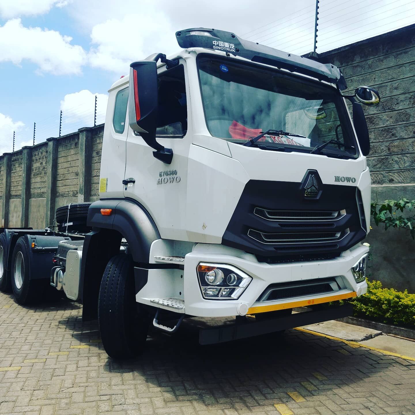 HOHAN 6X4 TRUCK CHASSIS