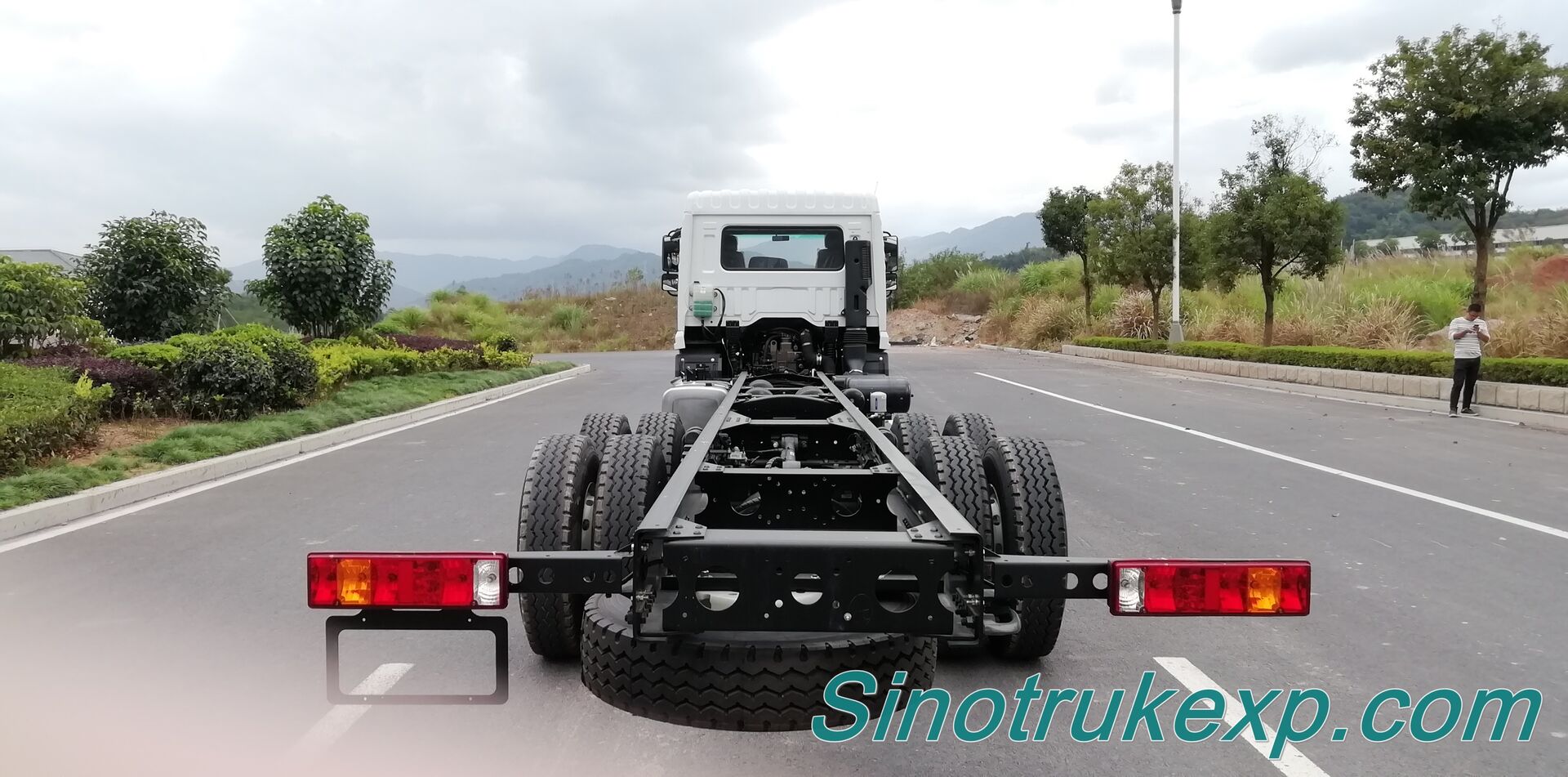 SINOTRUK HOMAN H5-6×4 CARGO TRUCK ZZ1258K5840C1