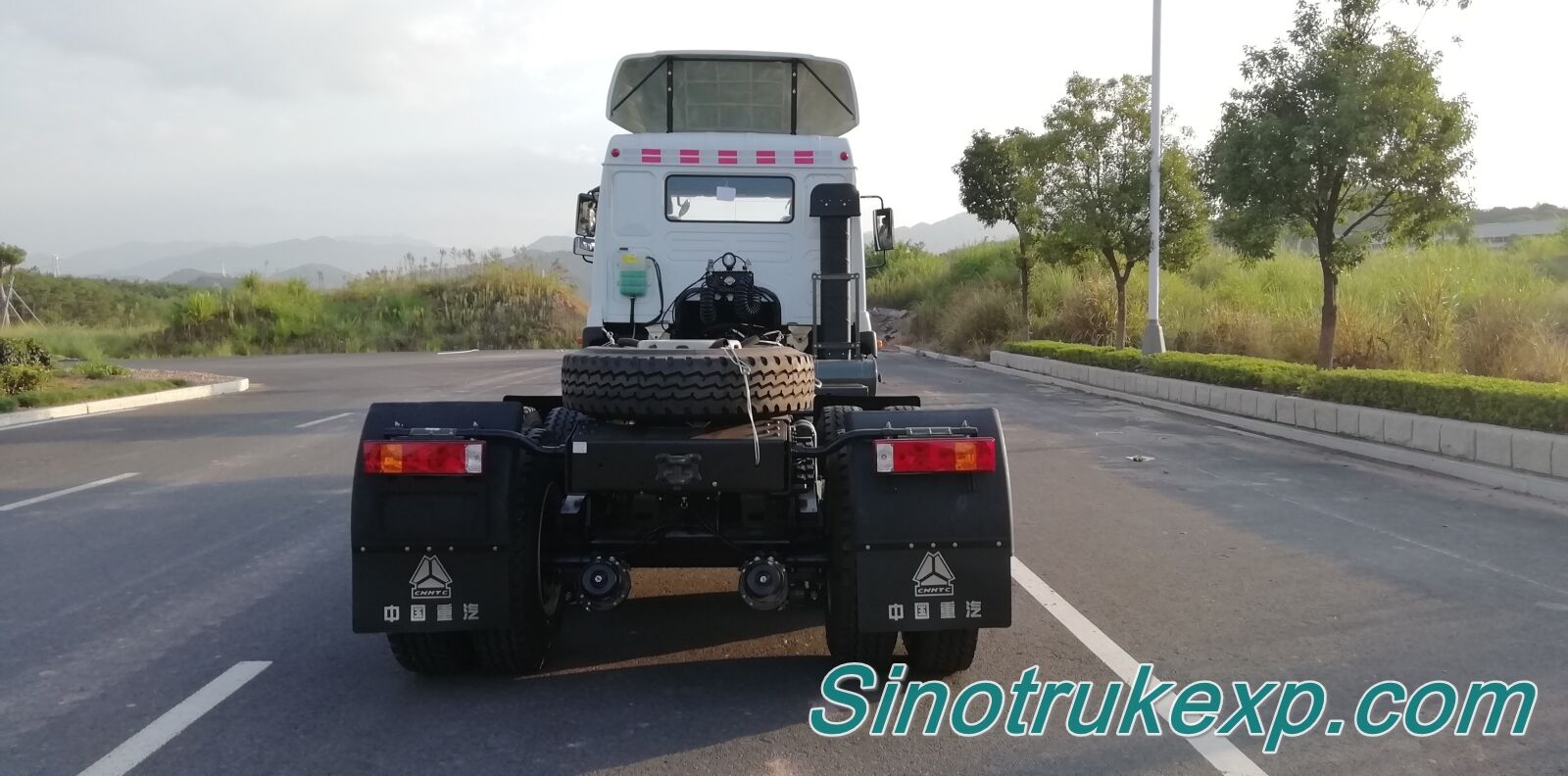SINOTRUK HOMAN H5B-6×2 TRACTOR ZZ4258K32H0C1R