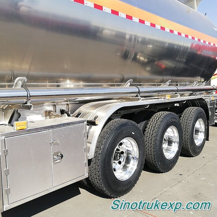 3 Axles Aluminium Fuel Tank Semi Trailer 48m³_5.jp