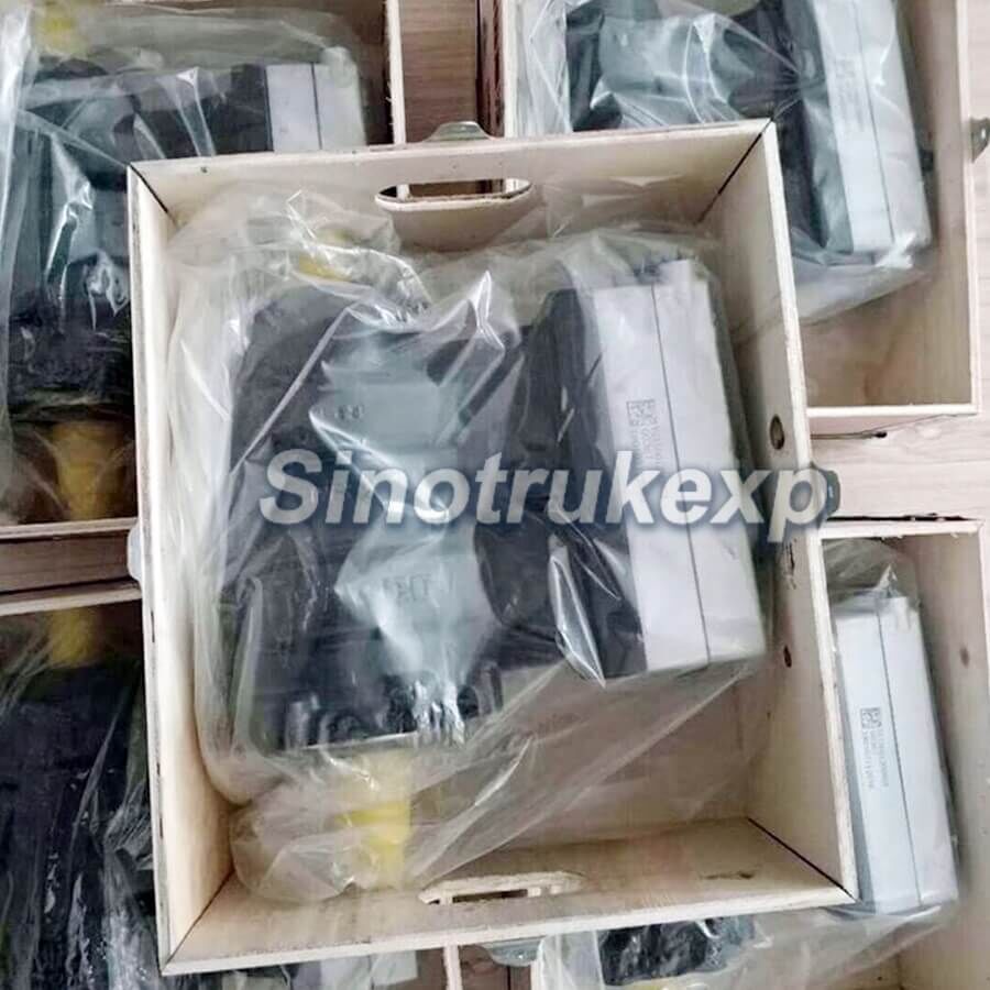 Sinotruk HOWO Auto parts Double Cylinder Air Compressor VG1560130080