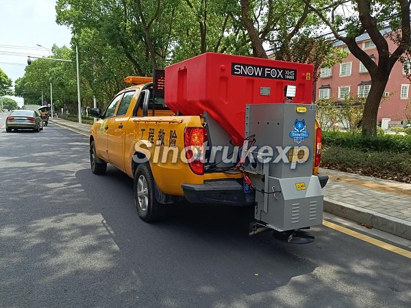 Polyethylene snow melting spreader XHS-10000 XHS-20000 XHS-30000 Polyethylene snow melting spreader XHS-10000 XHS-20000 XHS-30000