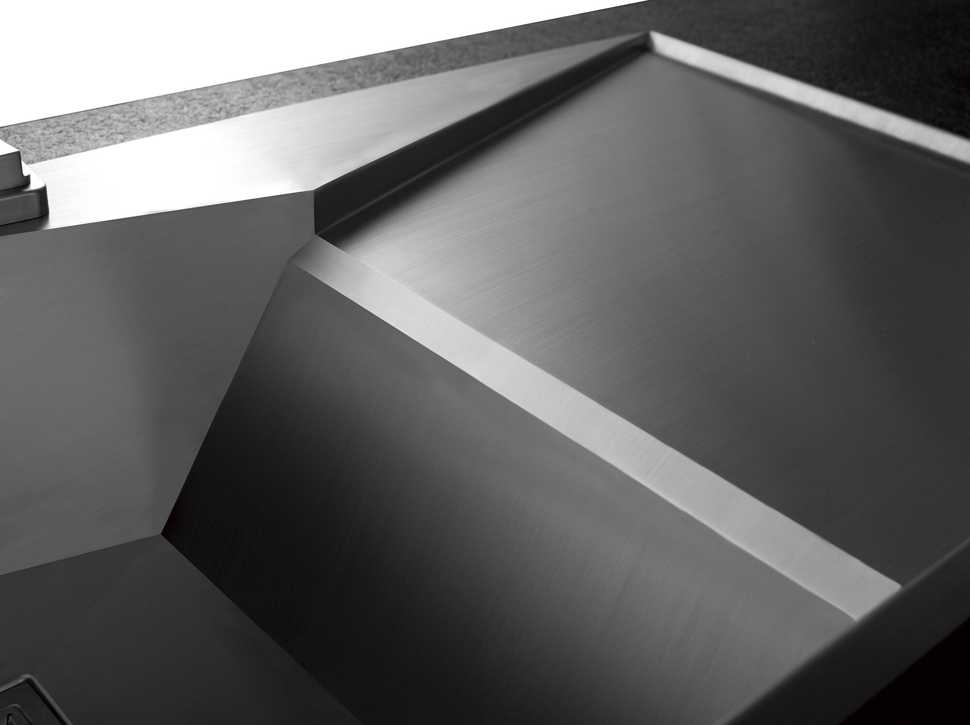 Exploring the Characteristics of Different Materials for Kitchen and Bathroom Faucets