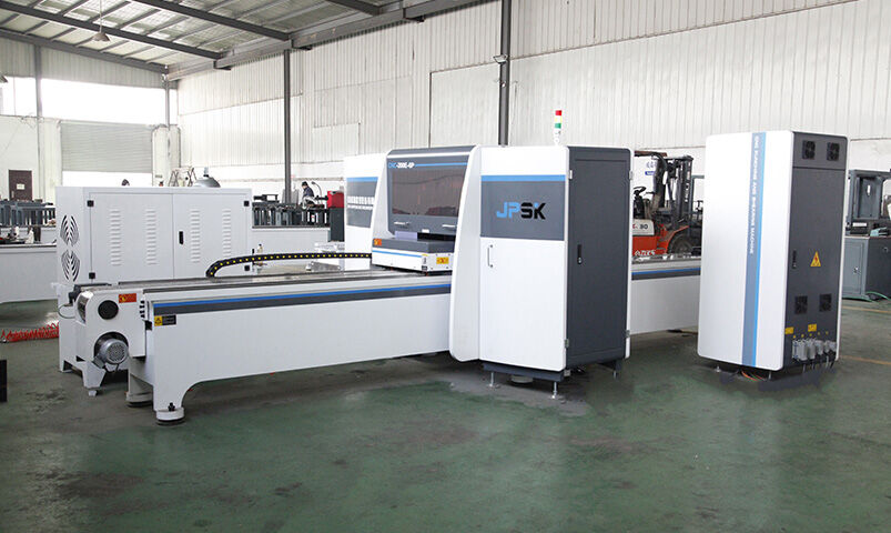 CNC busbar punching and shearing machine