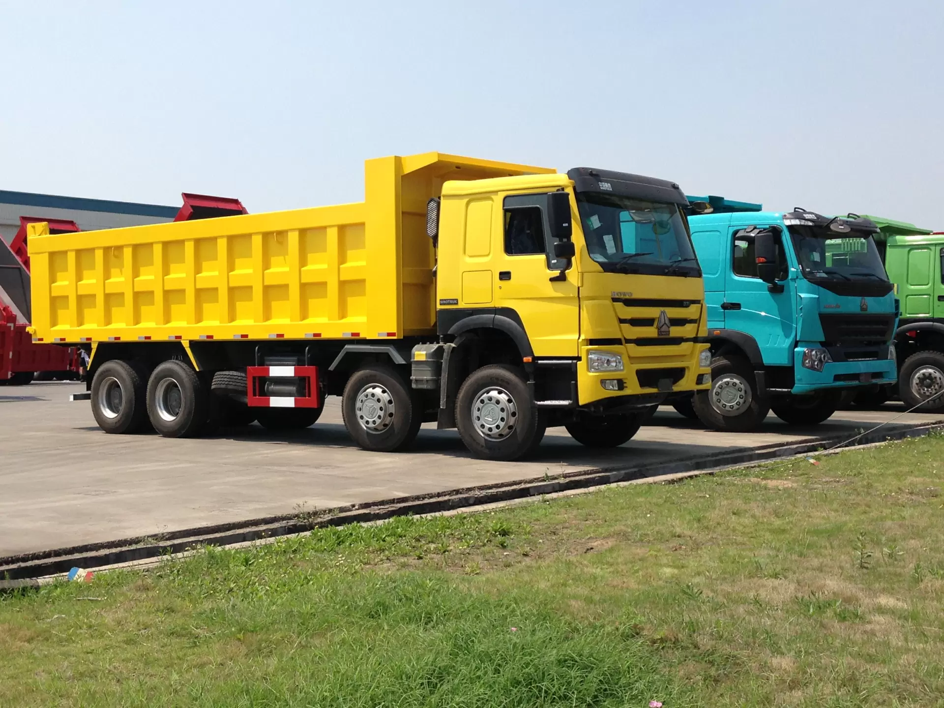 8x4 tipper