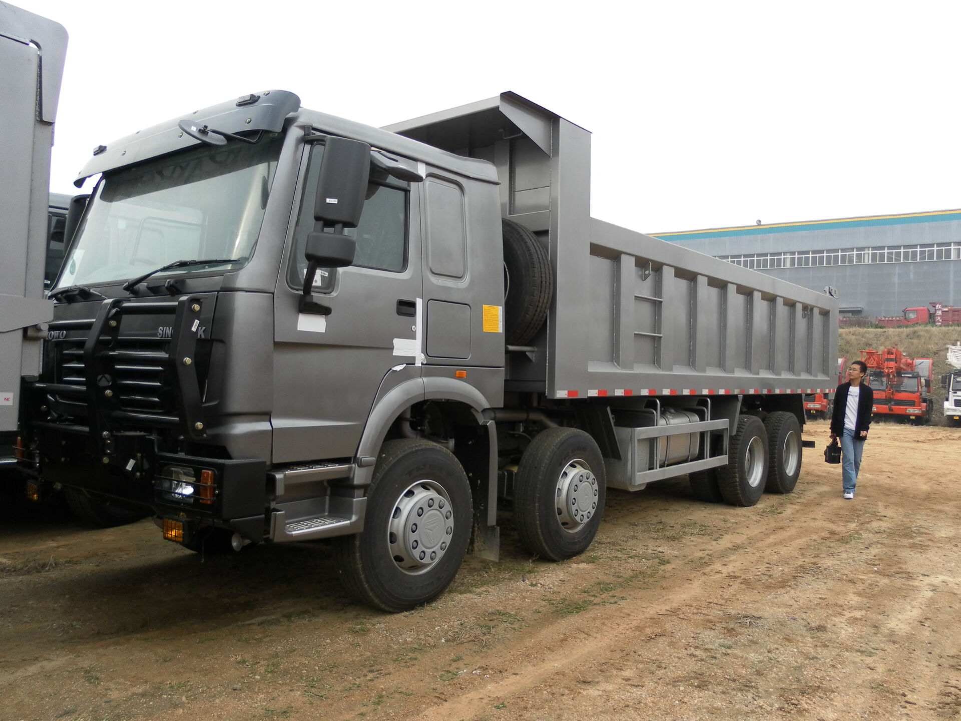 8x4 tipper