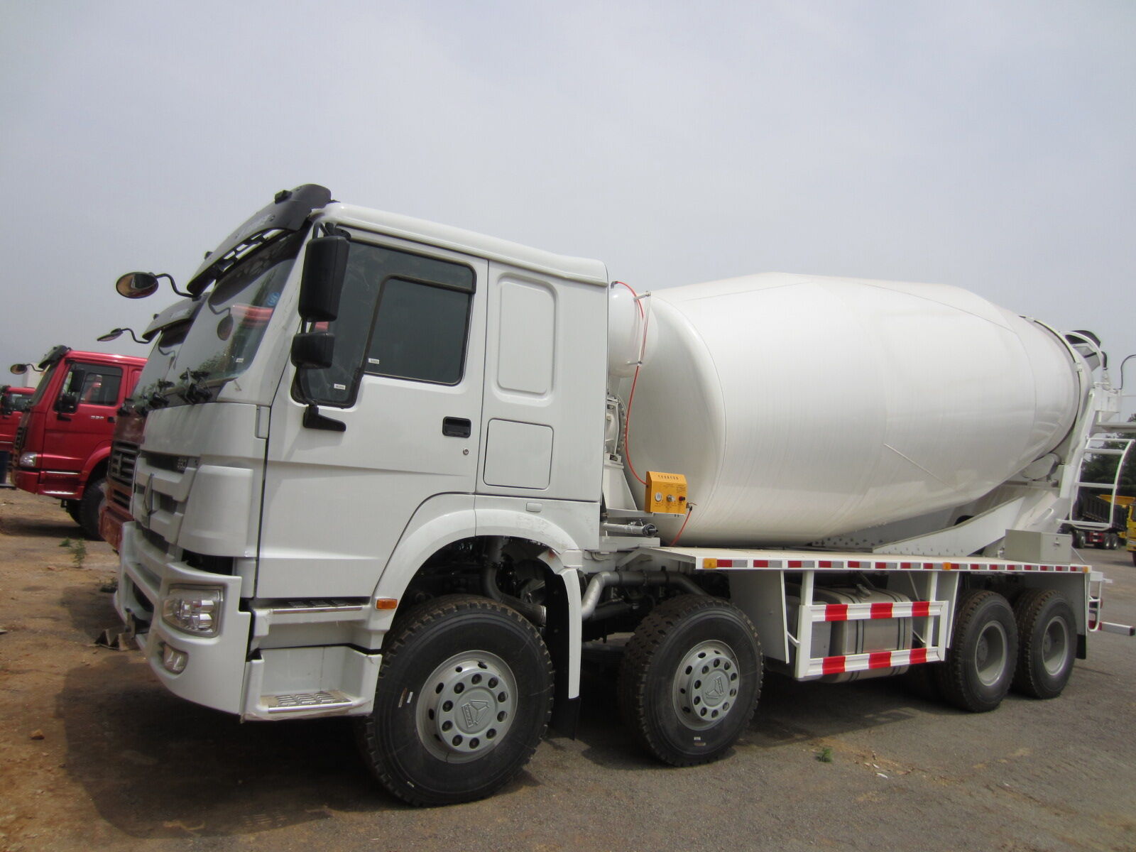 8x4 mixer Truck