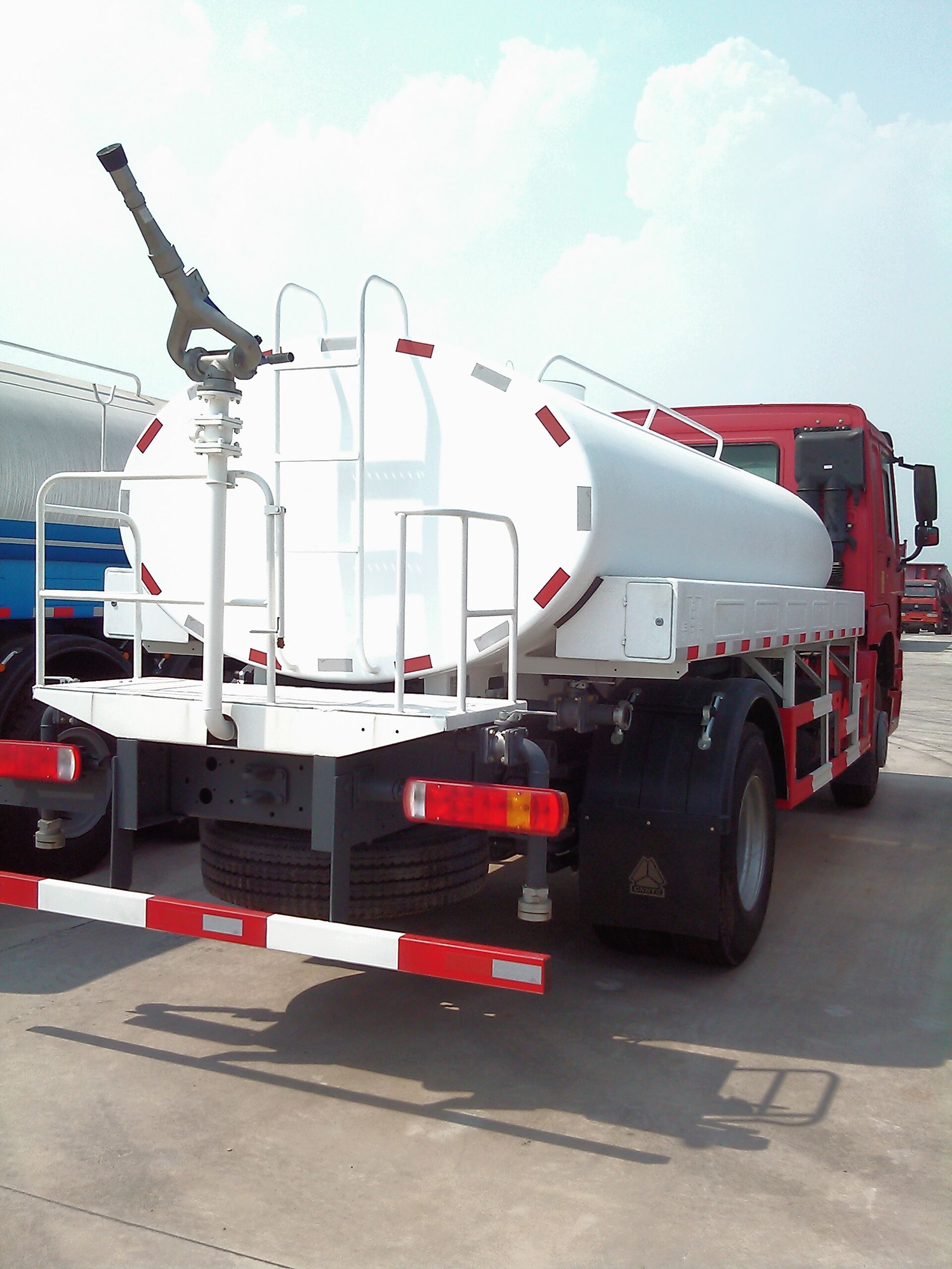 4x2 water tank truck