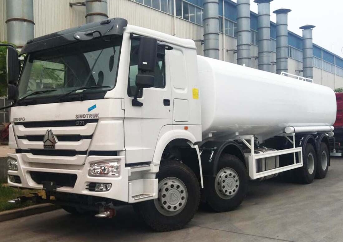 8x4 water tank truck