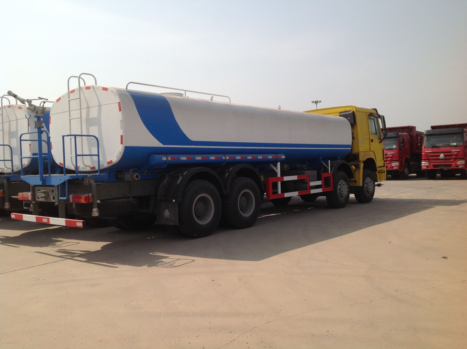 8x4 water tank truck