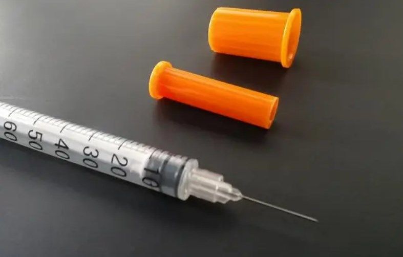 How often is it appropriate to change insulin needles?