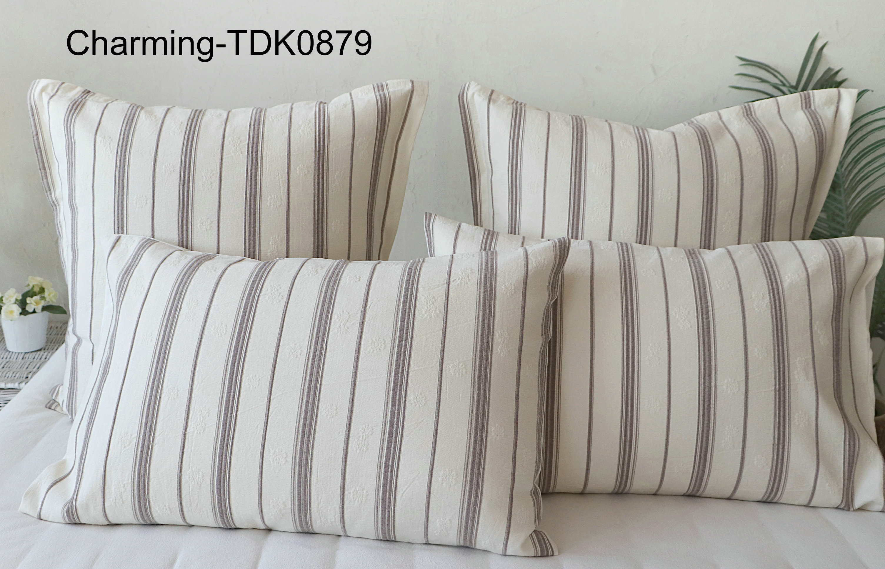 TDK0879
