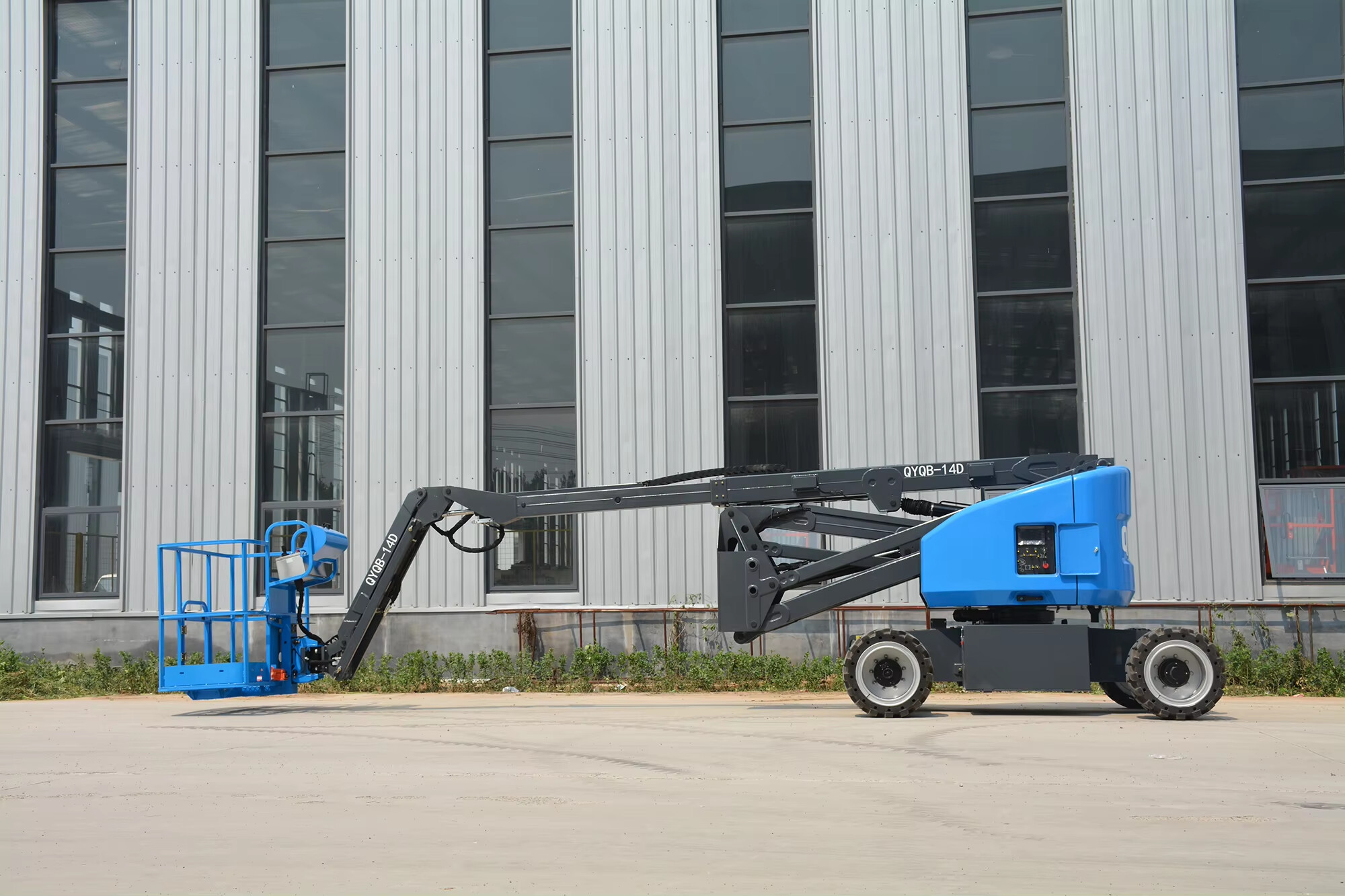 21.8M Work Articulating Boom Lift , QYQB-20C