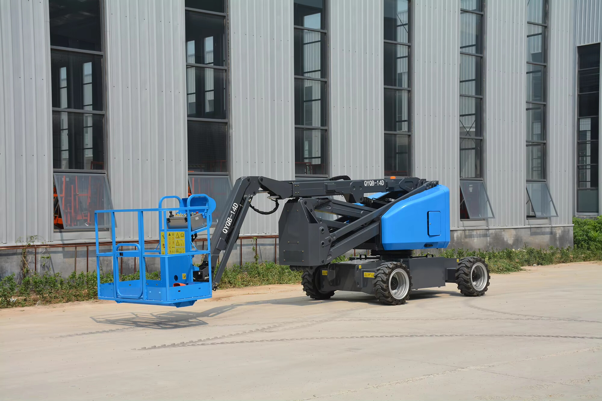 21.8M Work Articulating Boom Lift , QYQB-20C