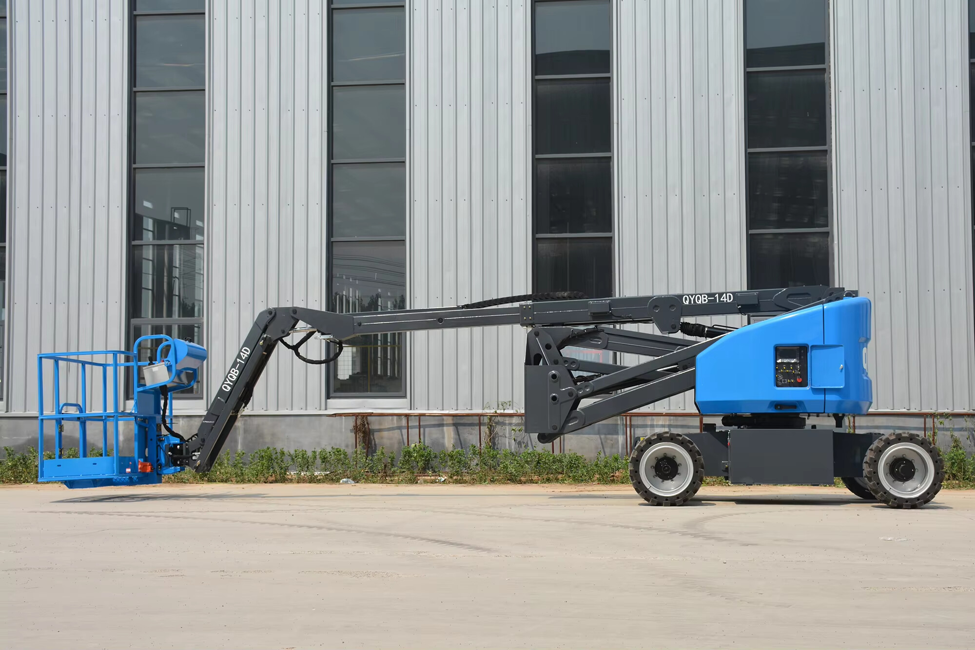 21.8M Work Articulating Boom Lift , QYQB-20C