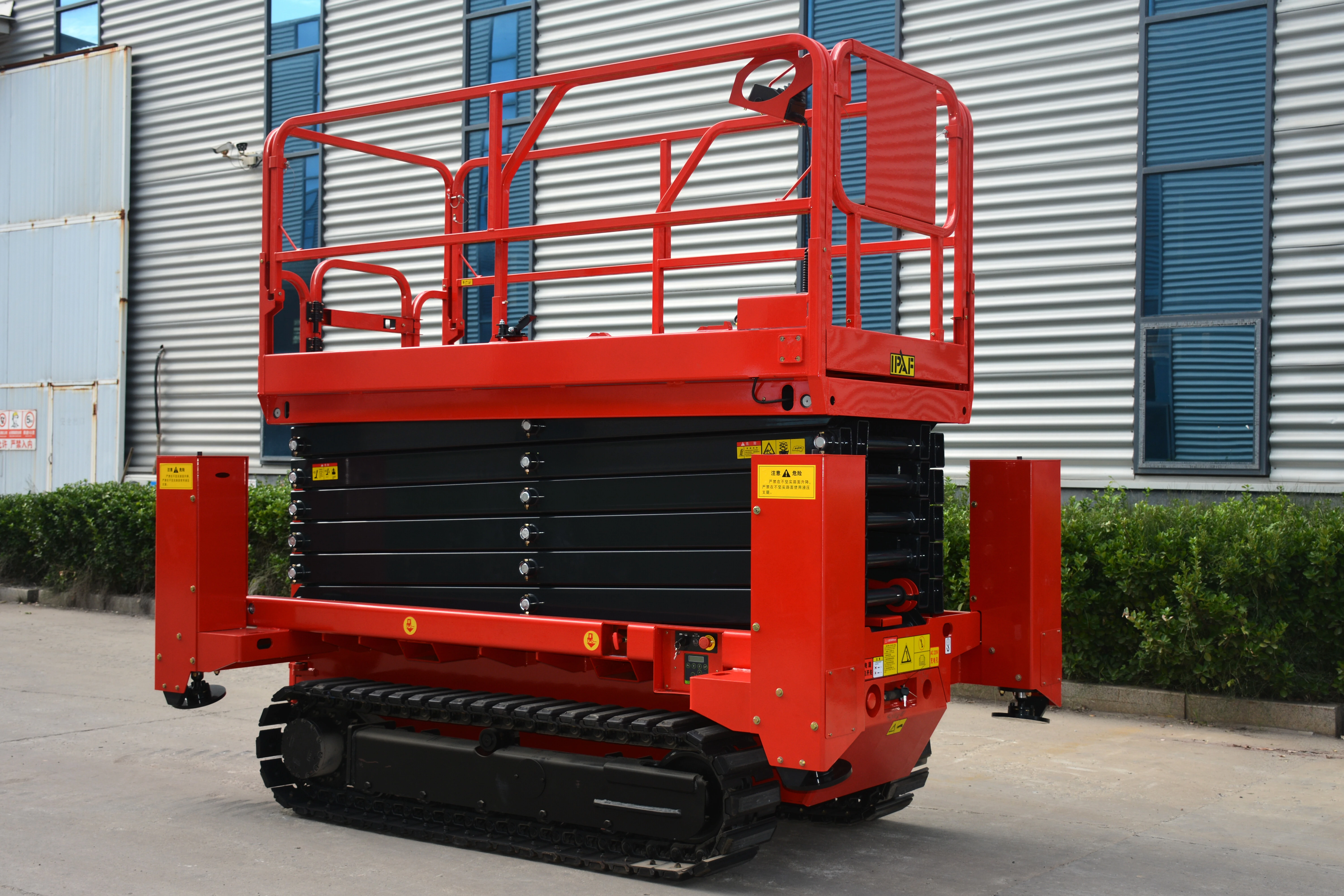 16M Work Crawler Scissor Lift , QY1416LDS