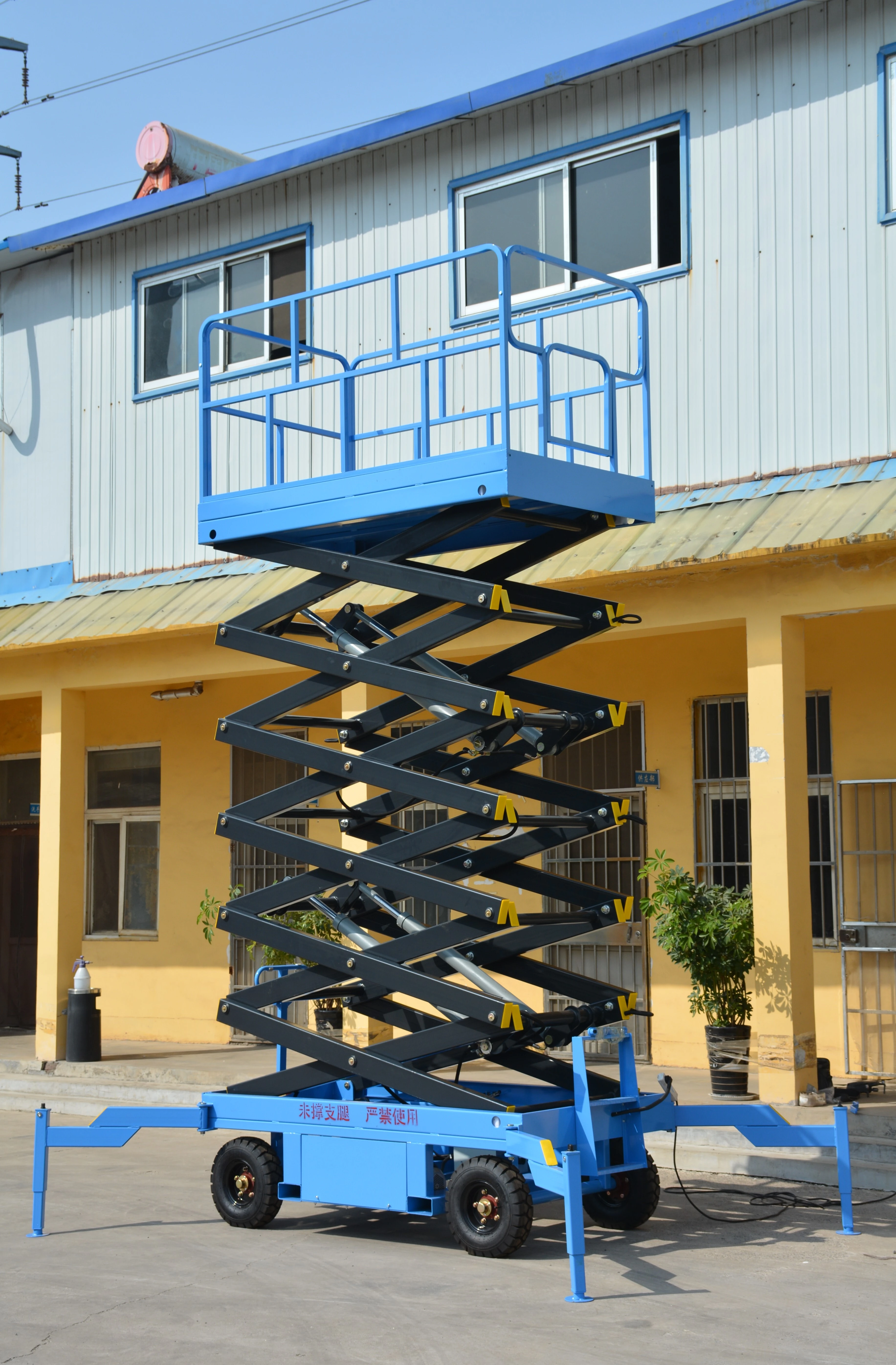 12M Work Mobile Scissor Lift , Manual QYCY1.5-10