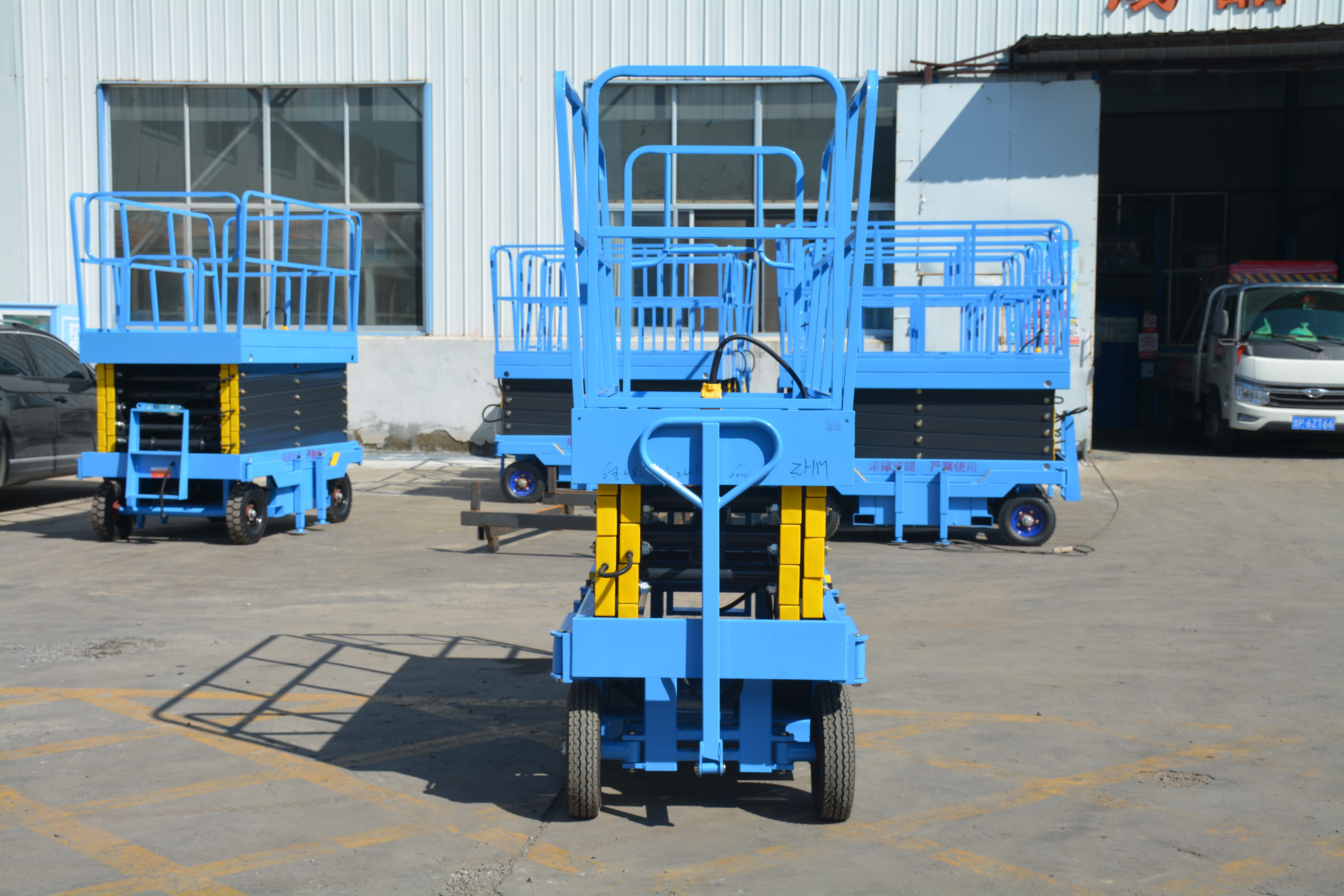 6M Work Mobile Scissor Lift , Manual QYCY1.0-4