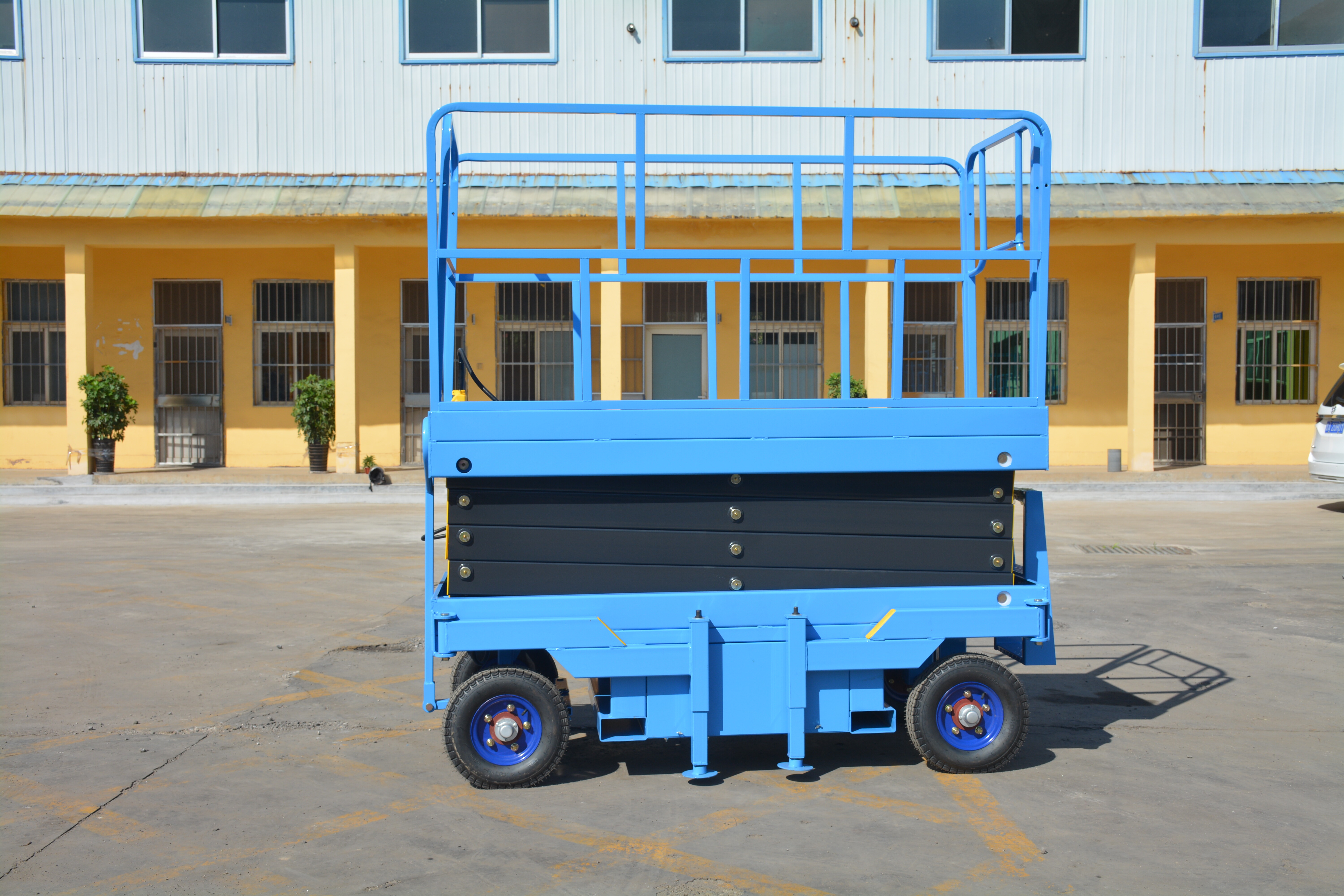 6M Work Mobile Scissor Lift , Manual QYCY1.0-4