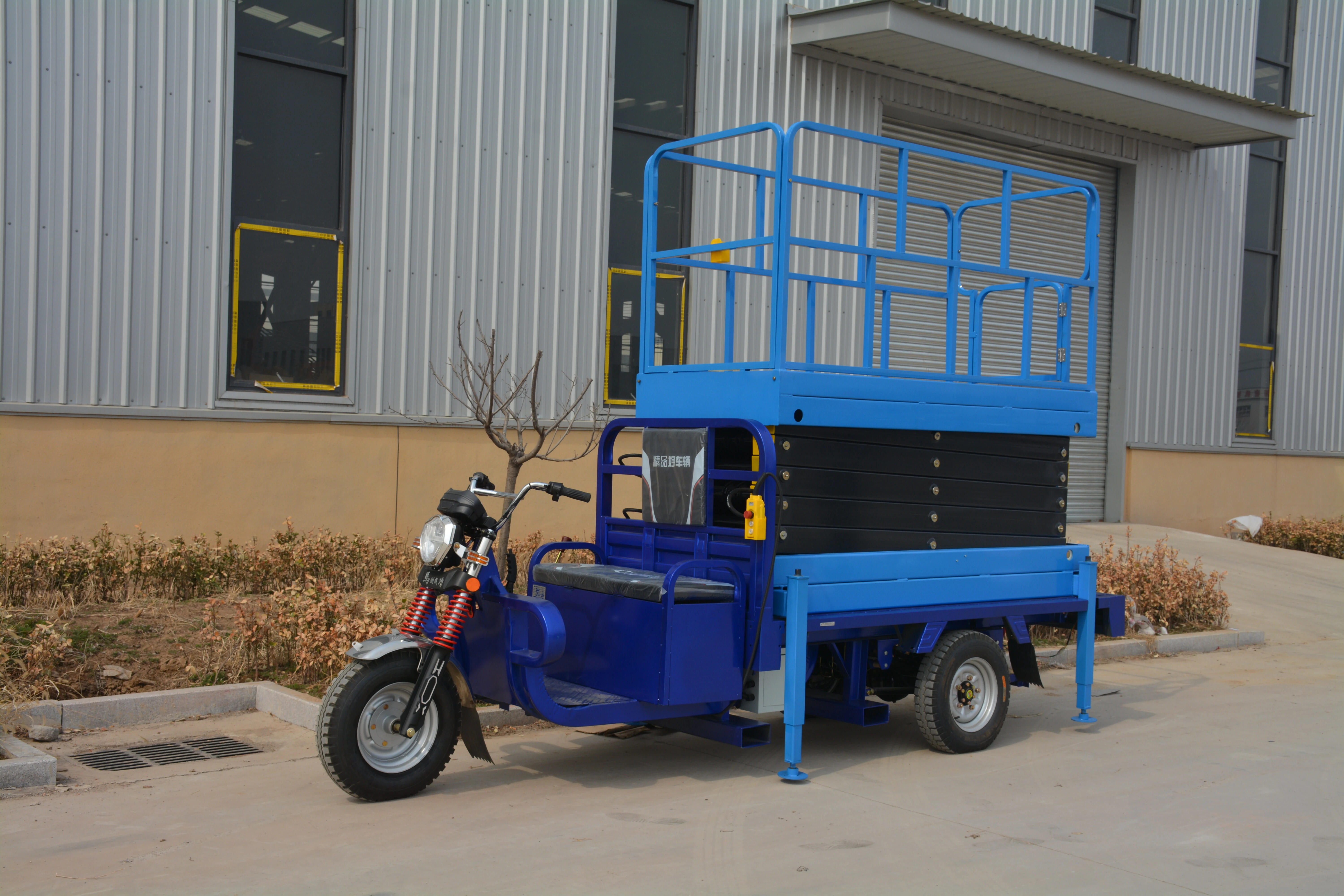 10M Work Vehicle Mounted Scissor Lift , QYCZ0.5-8