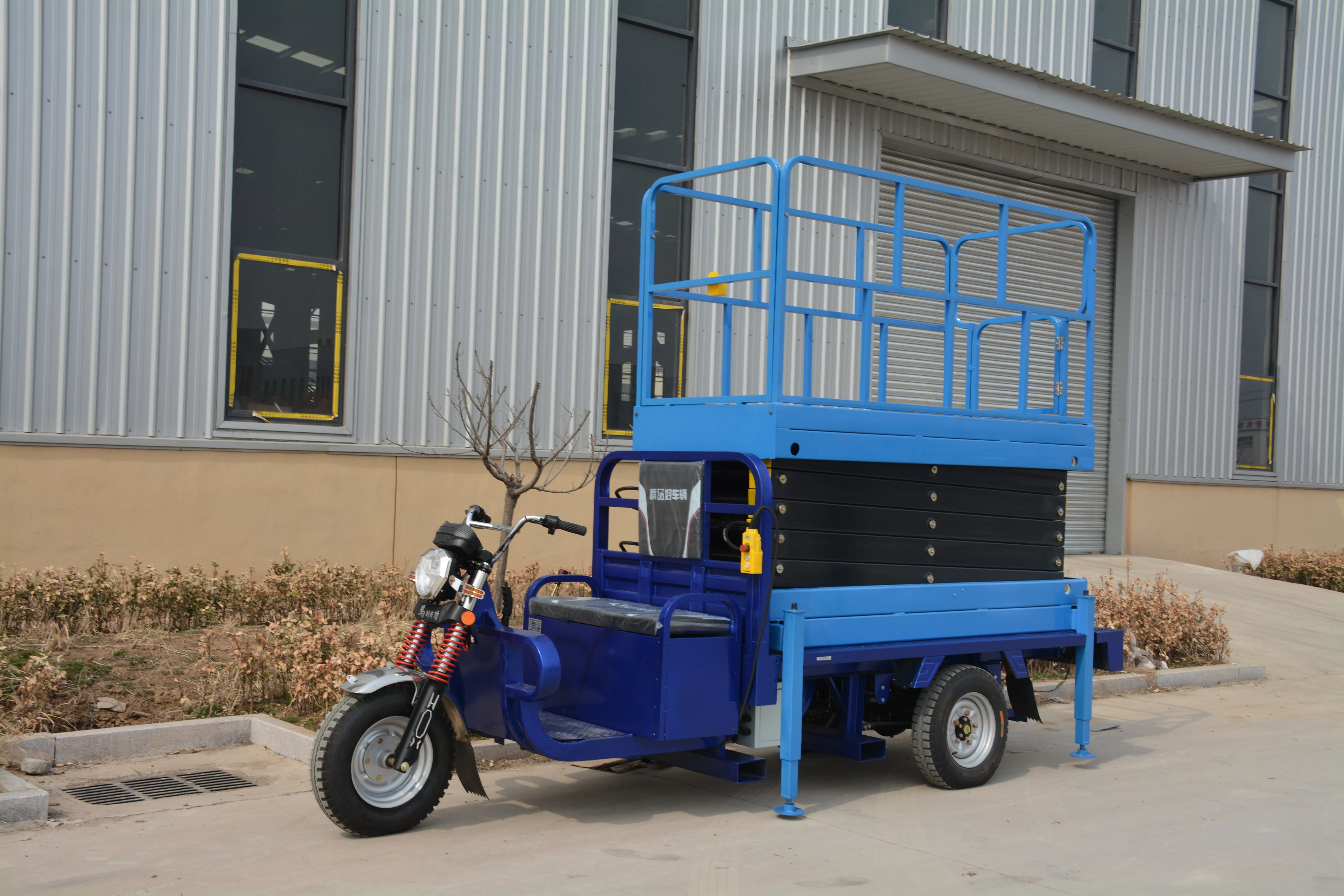 10M Work Vehicle Mounted Scissor Lift , QYCZ0.5-8