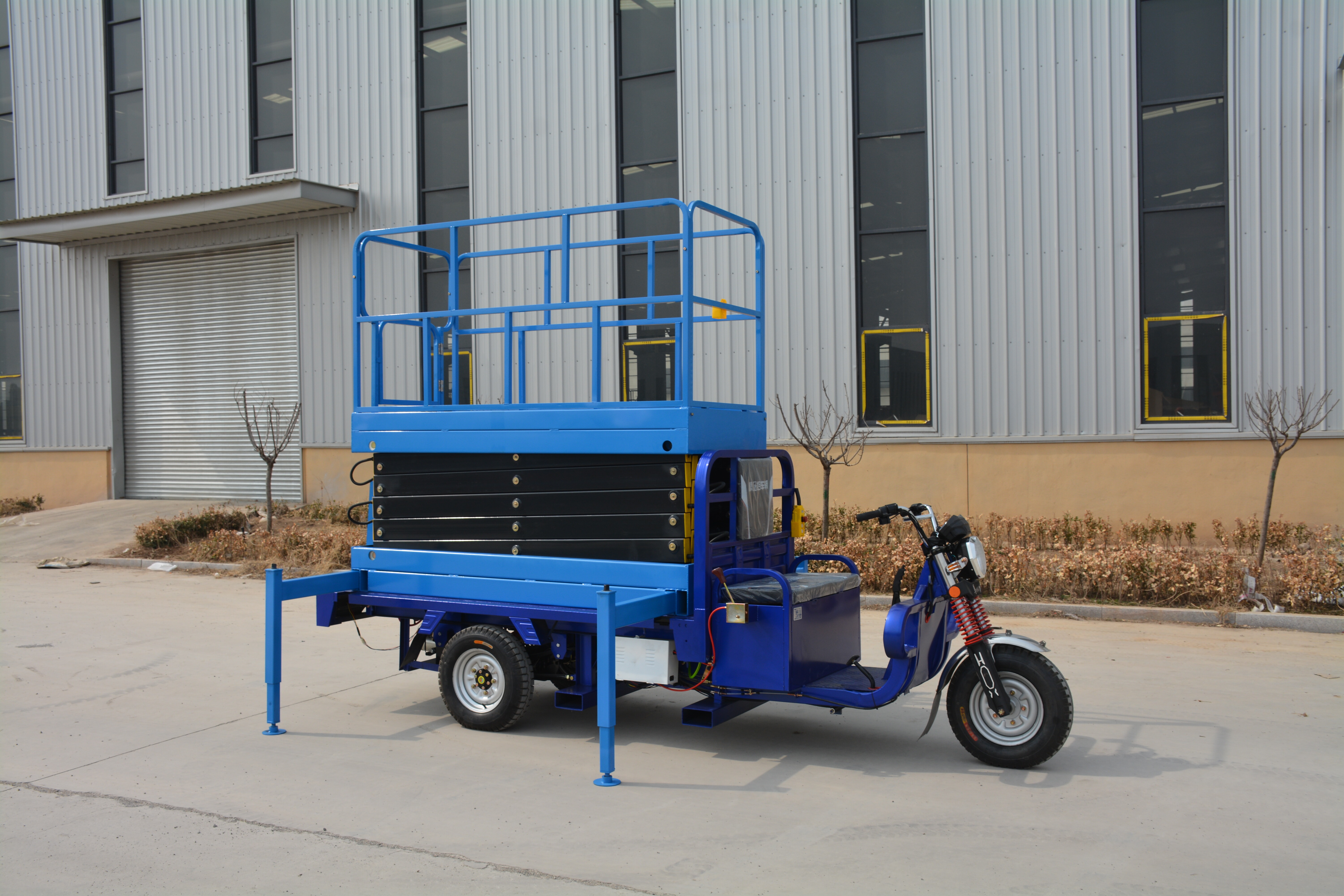 8M Work Vehicle Mounted Scissor Lift , QYCZ0.3-11
