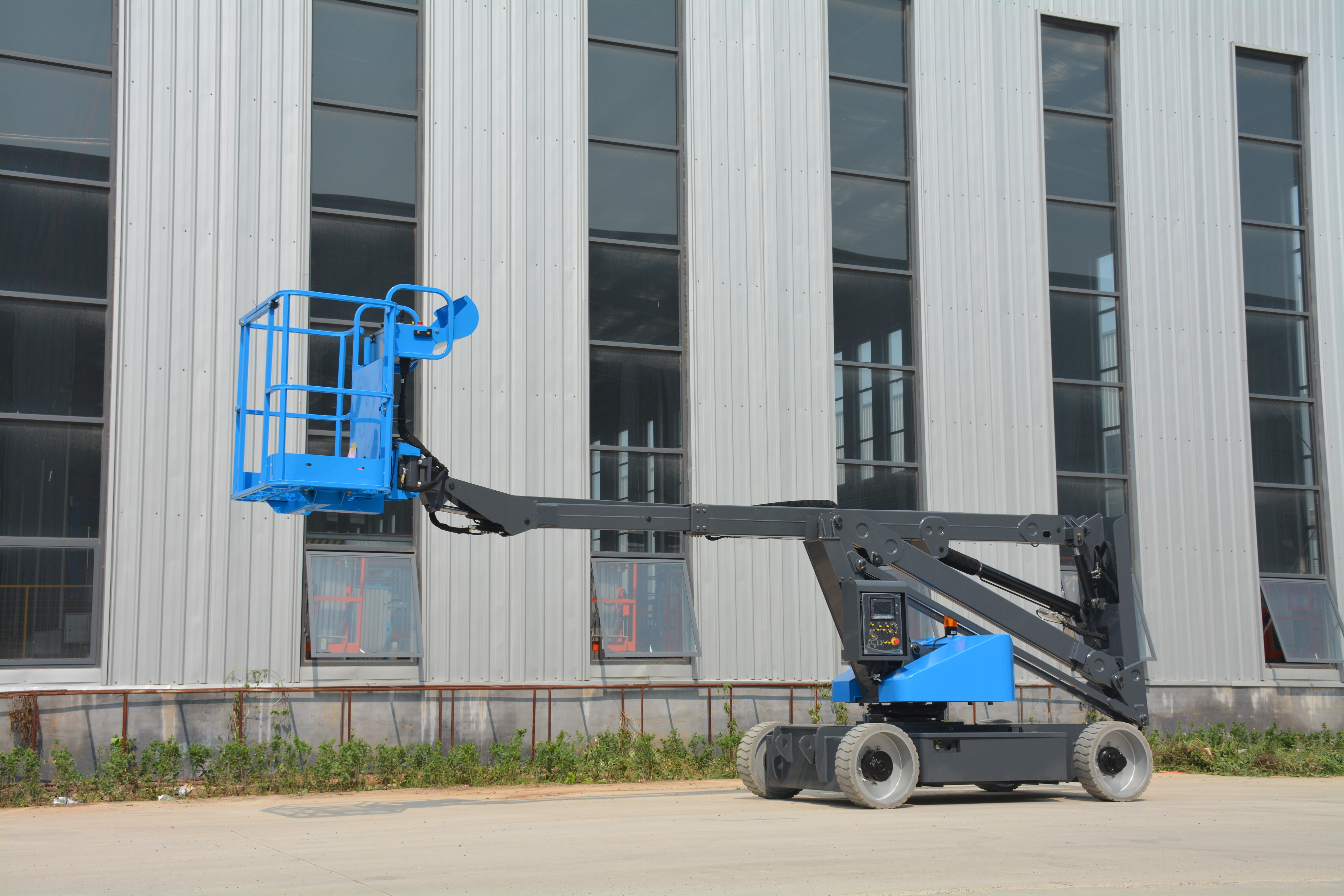 13.8M Work Articulating Boom Lift , QYQB-12DQ(14m)