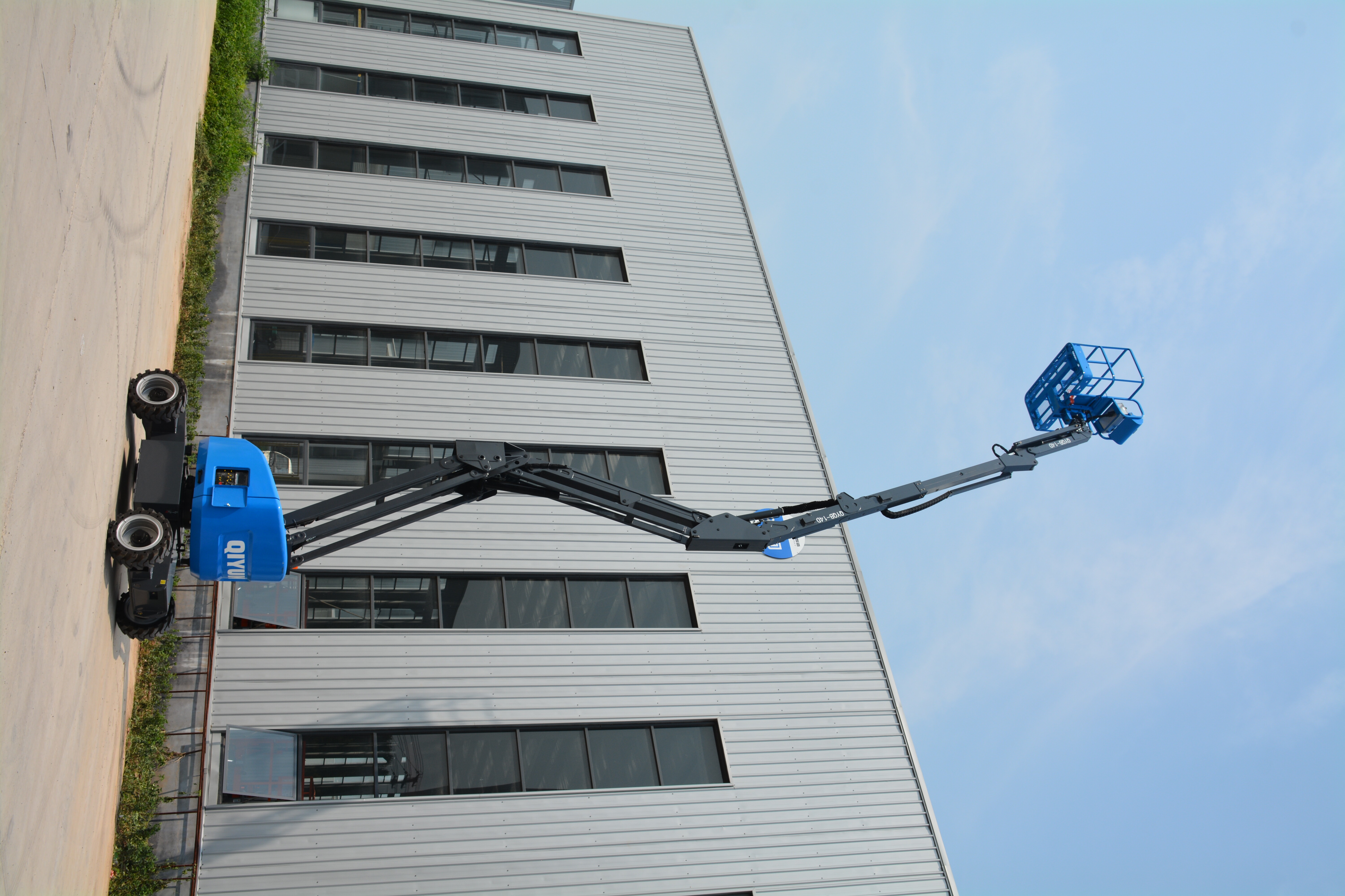 15.8M Work Articulating Boom Lift , QYQB-14DQ