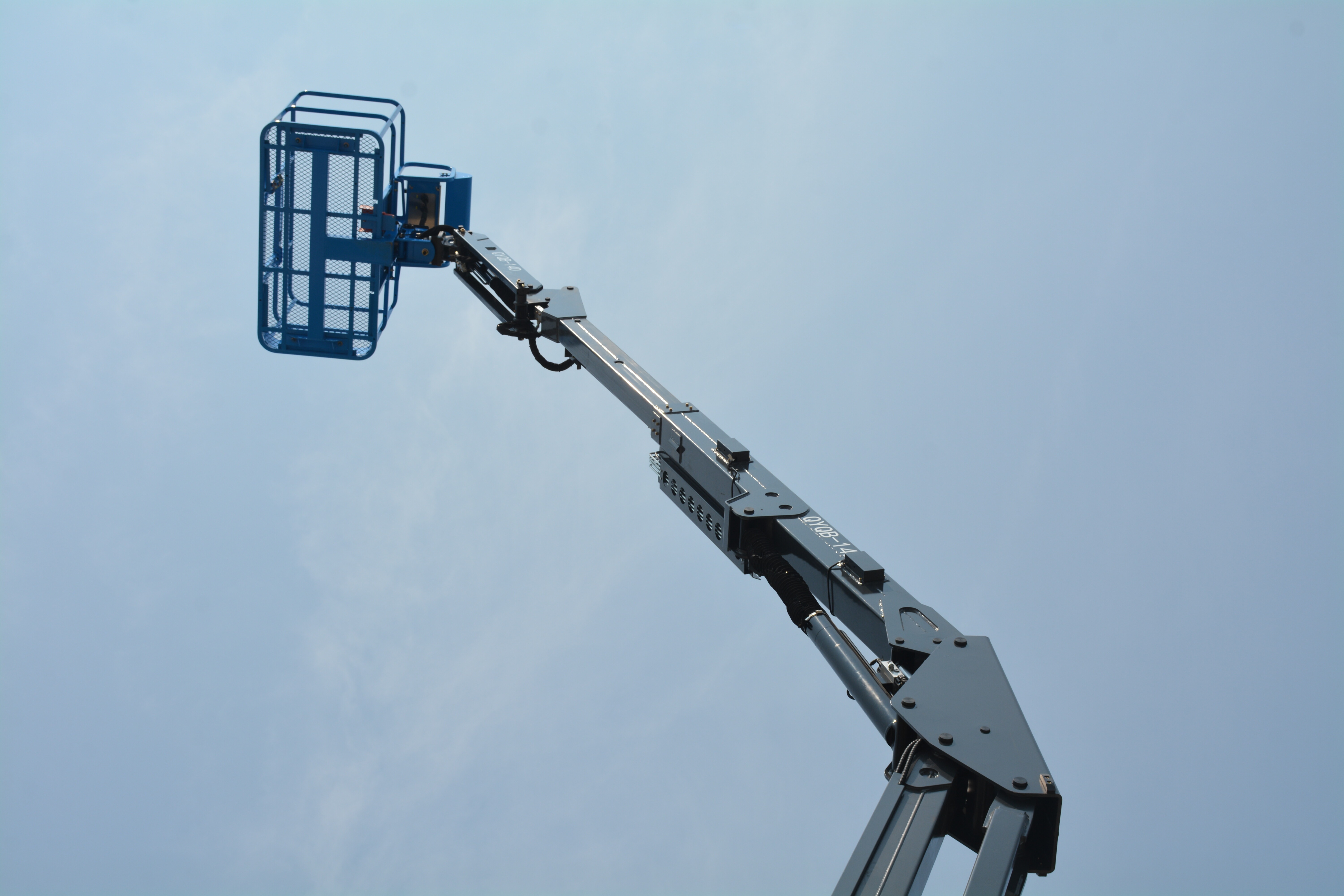 15.8M Work Articulating Boom Lift , QYQB-14DQ