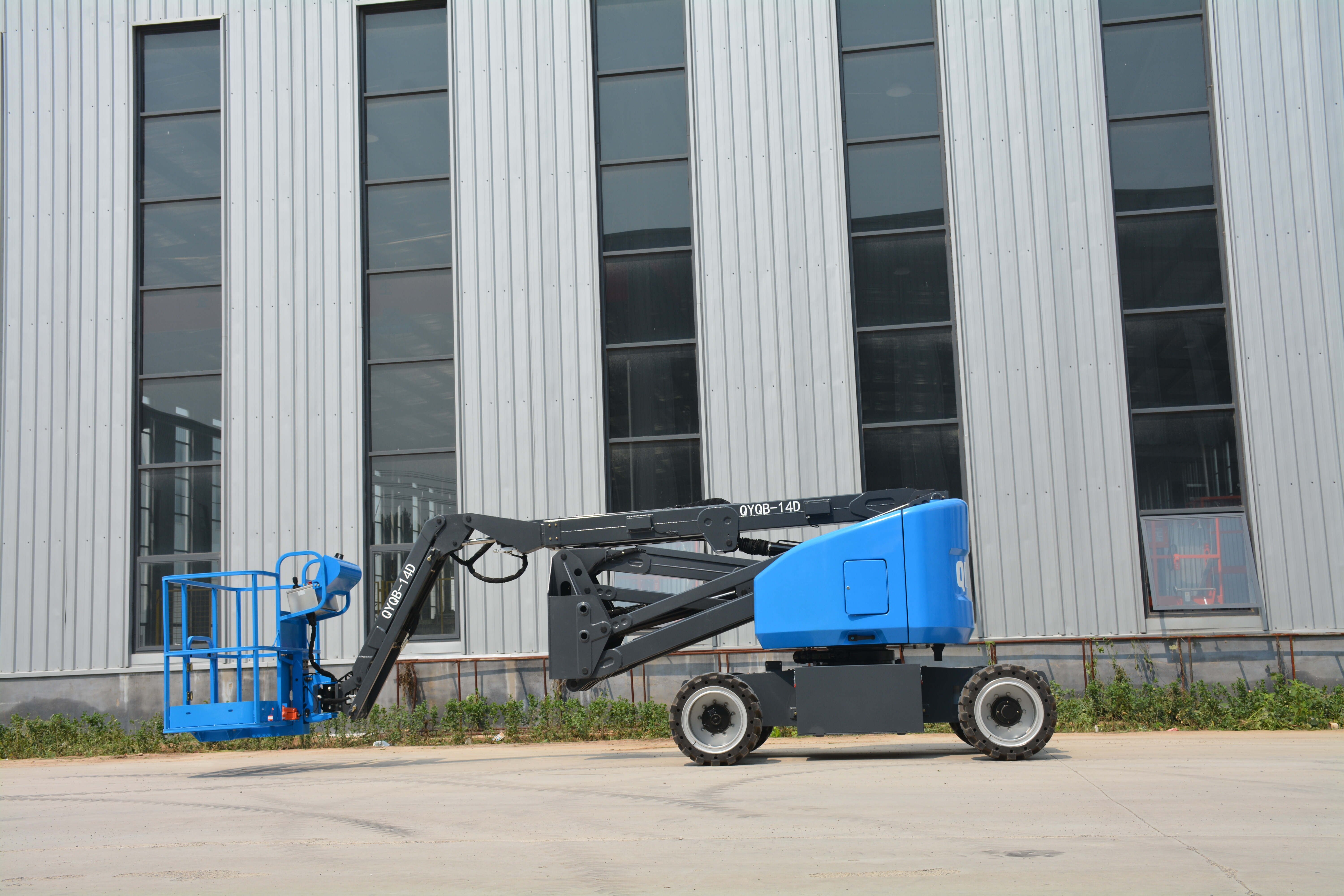 15.8M Work Articulating Boom Lift , QYQB-14DQ