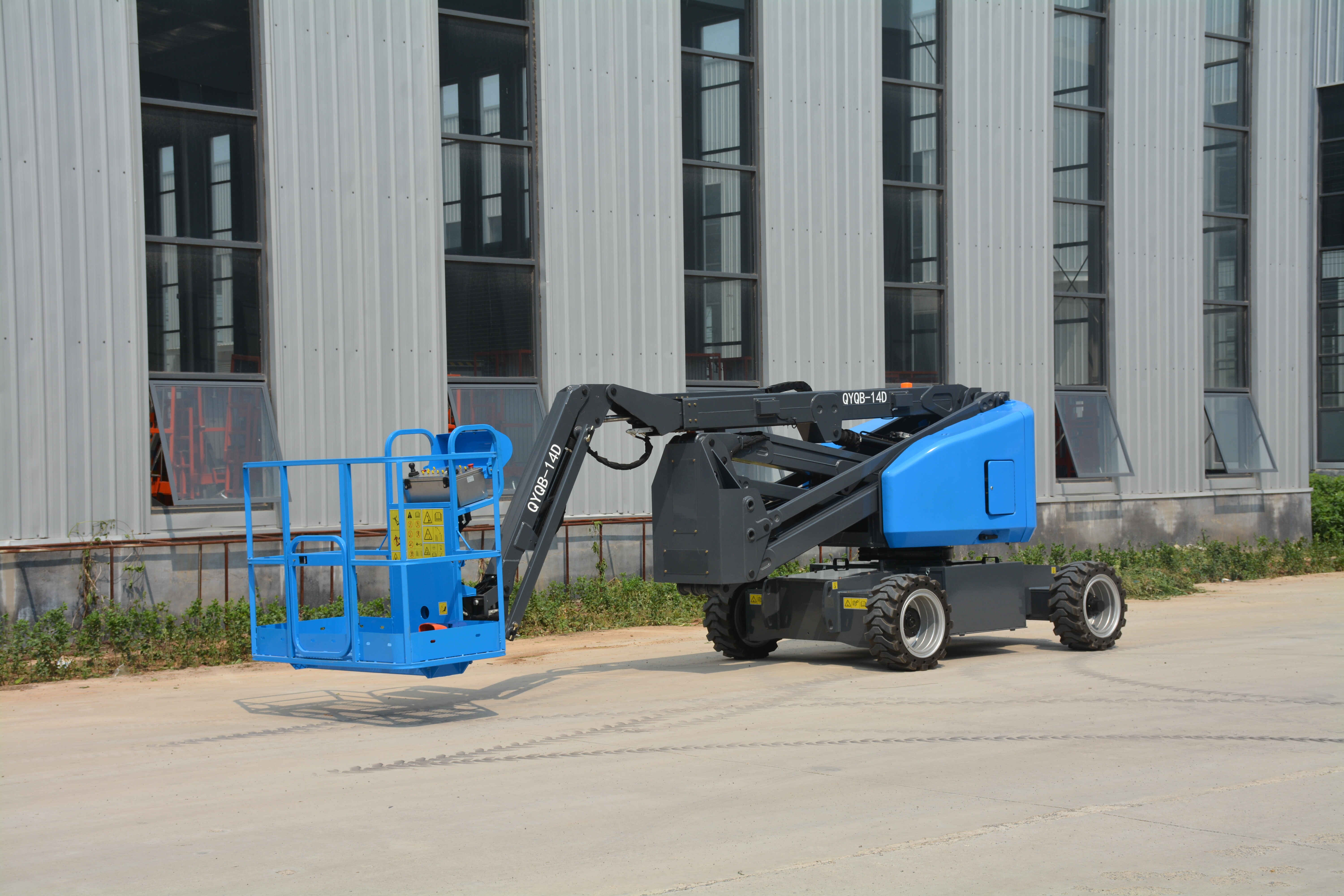15.8M Work Articulating Boom Lift , QYQB-14DQ