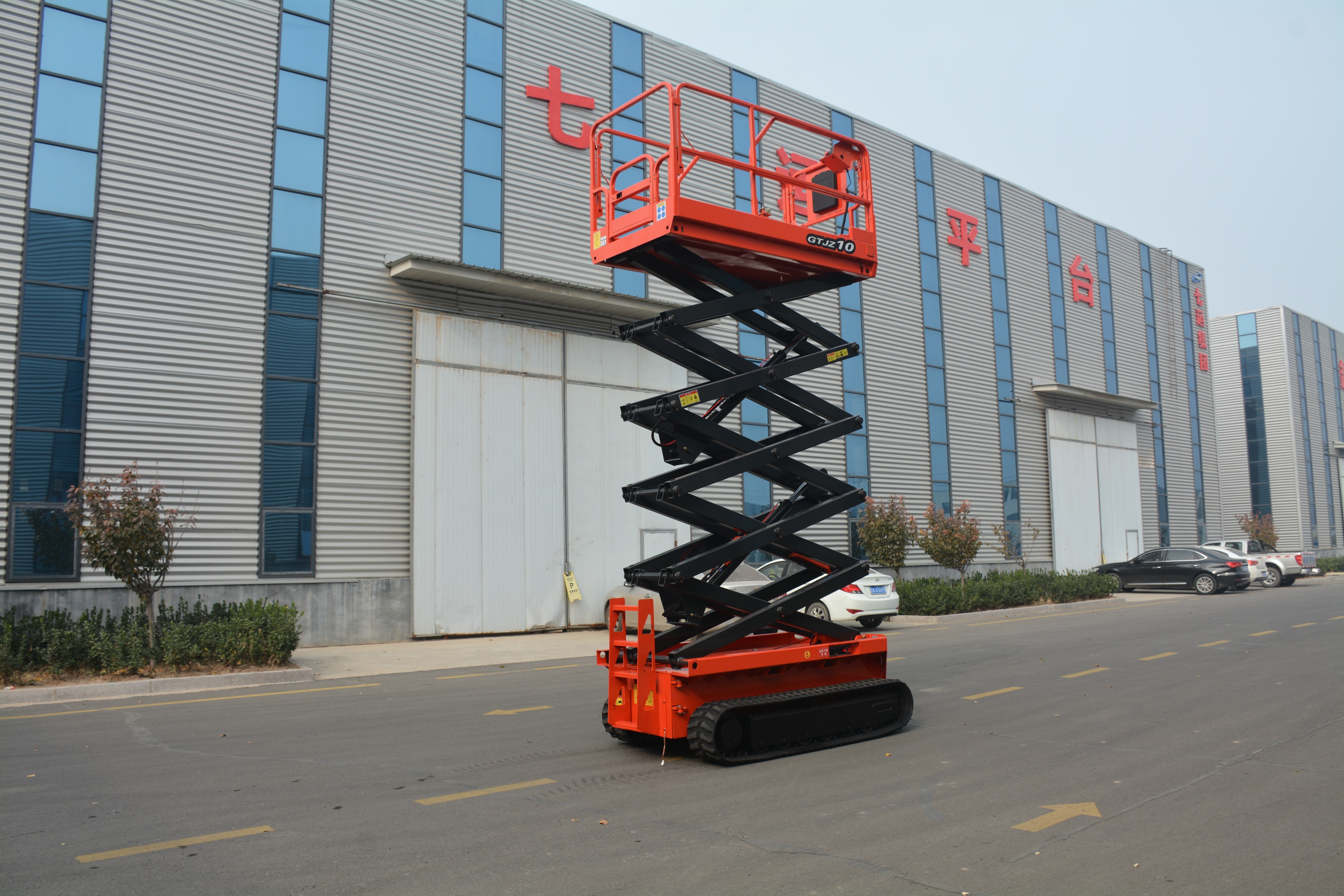 12M Work Crawler Scissor Lift , QY1013LD