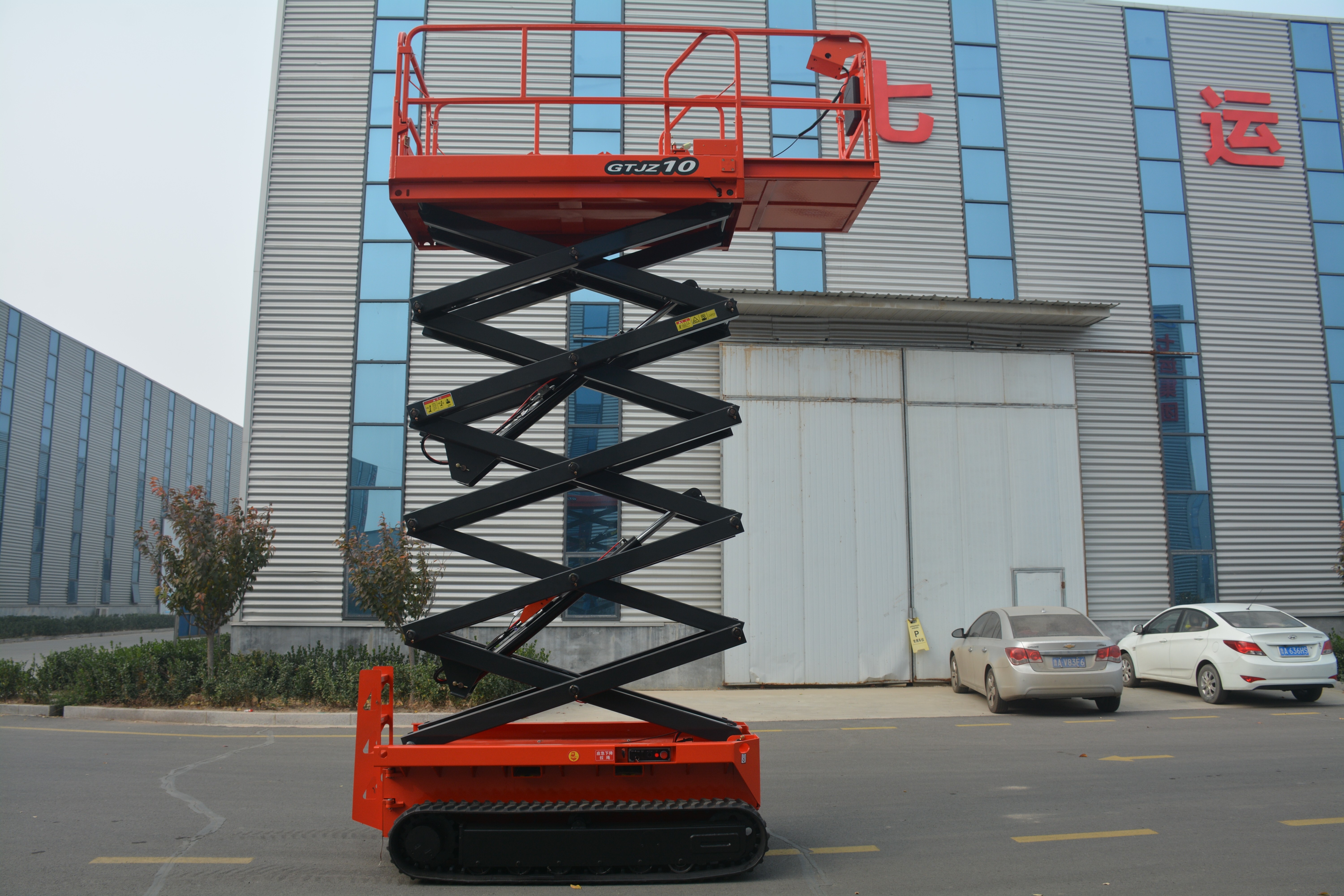 12M Work Crawler Scissor Lift , QY1013LD