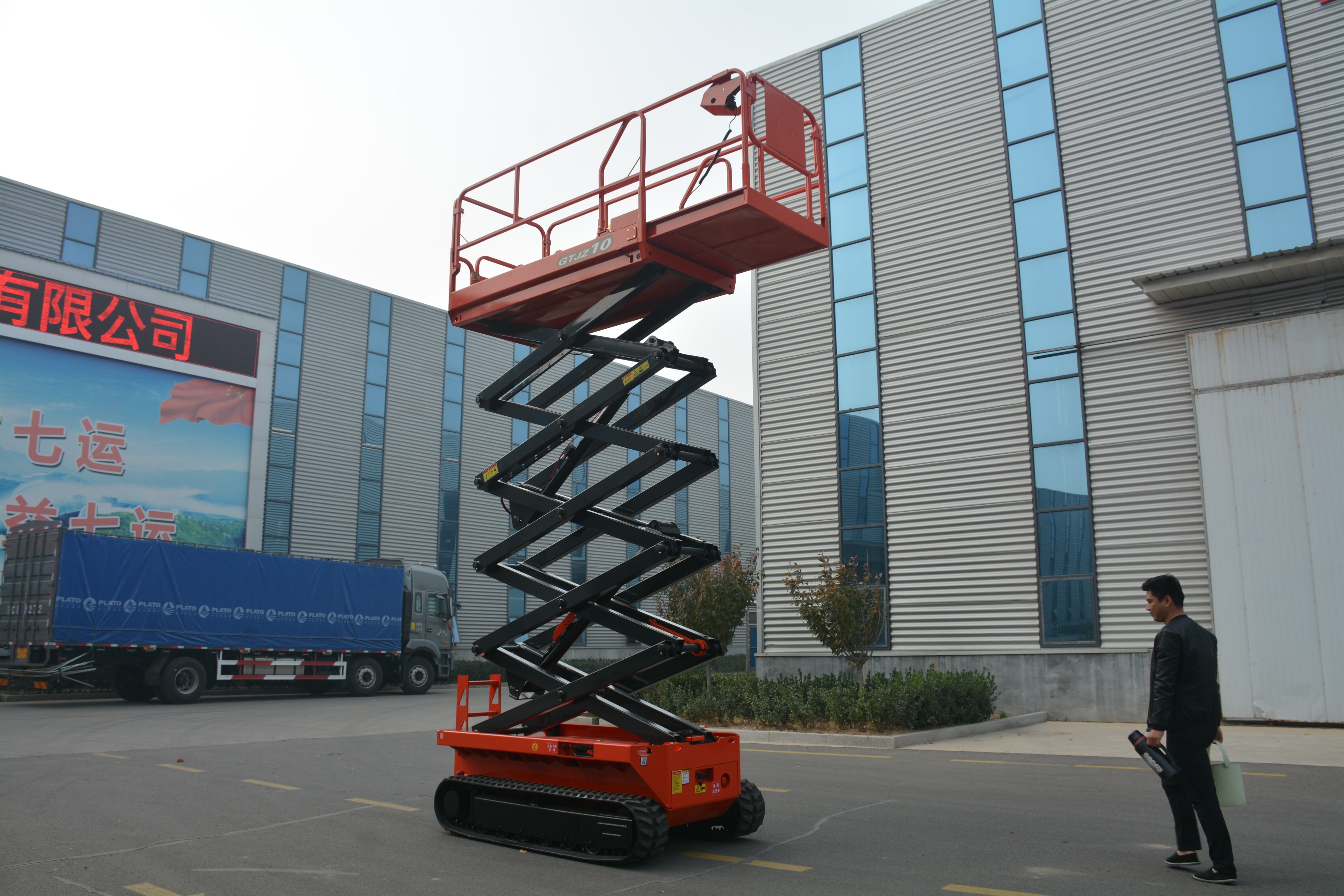12M Work Crawler Scissor Lift , QY1013LD