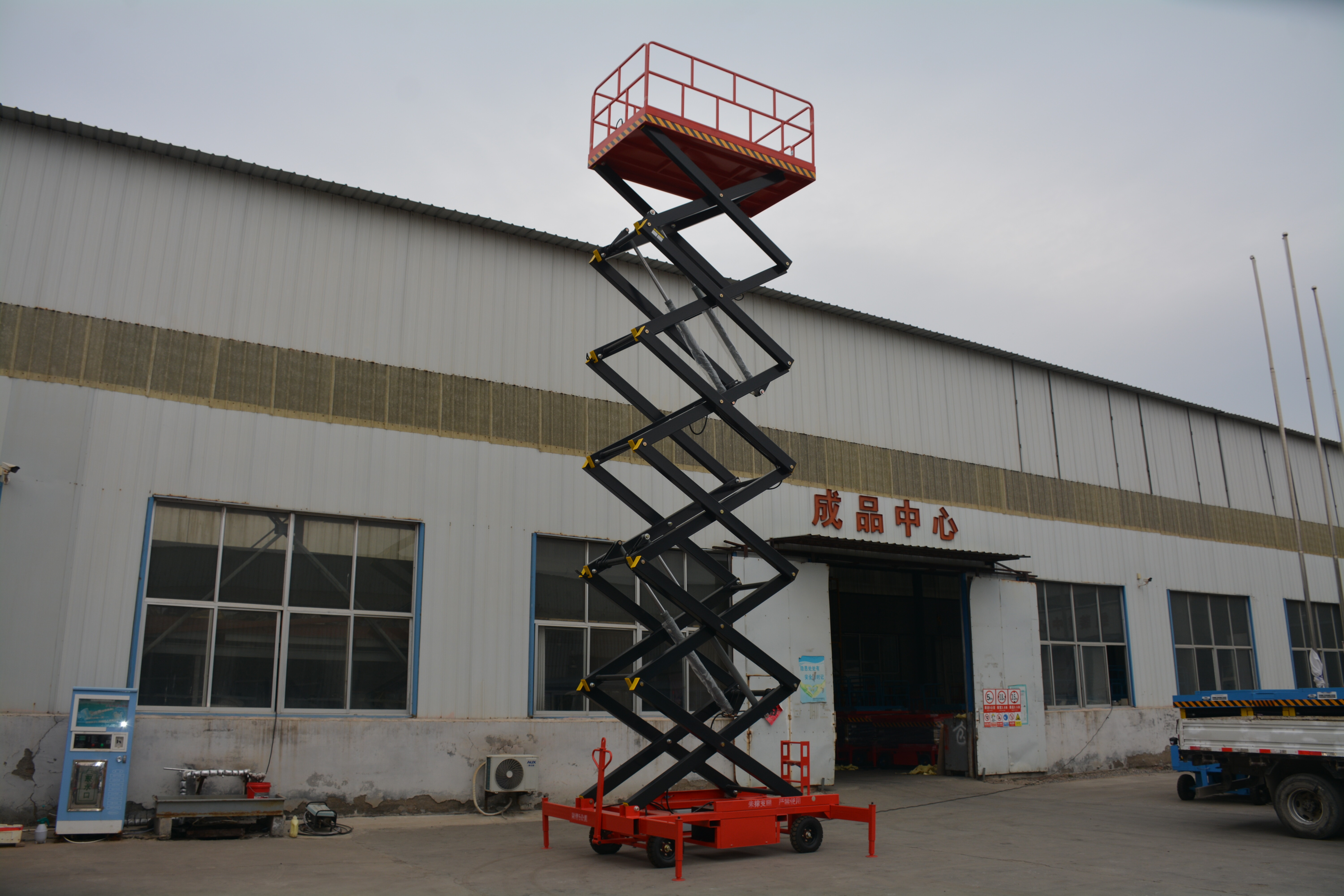 16M Work Mobile Scissor Lift , Manual QYCY1.0-14