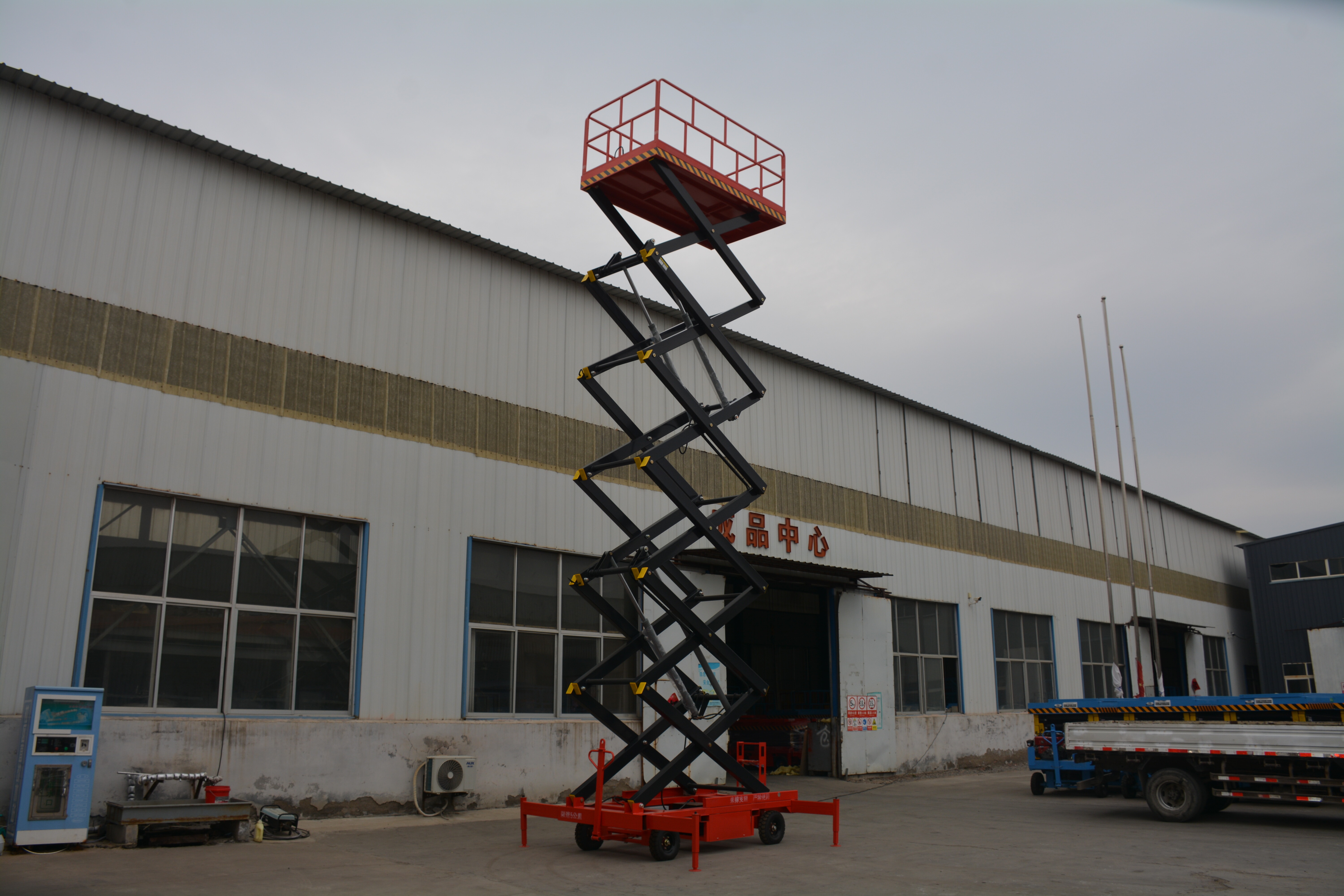 16M Work Mobile Scissor Lift , Manual QYCY1.0-14