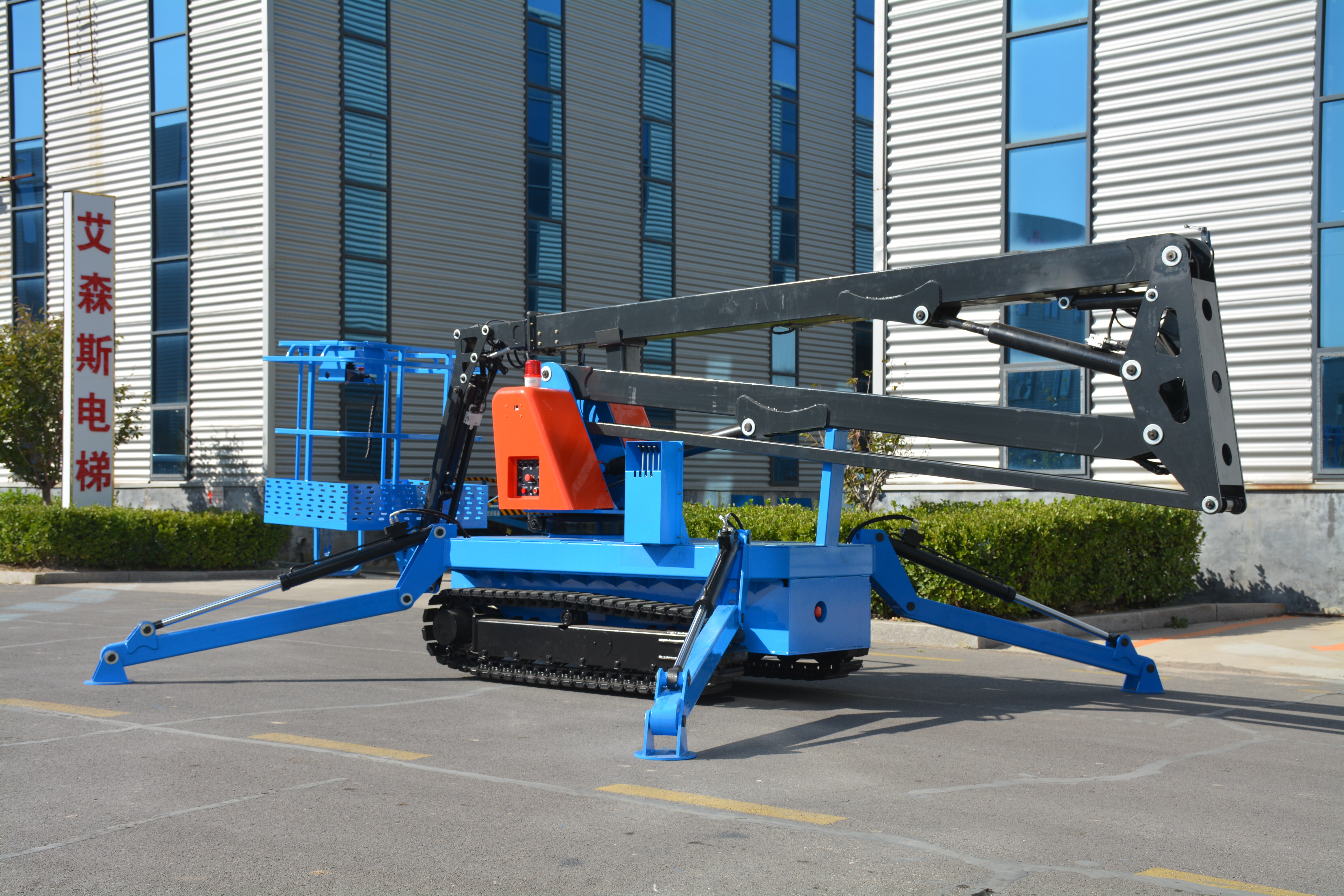 18M Work Crawler Articulating Boom Lift , GTZZ16