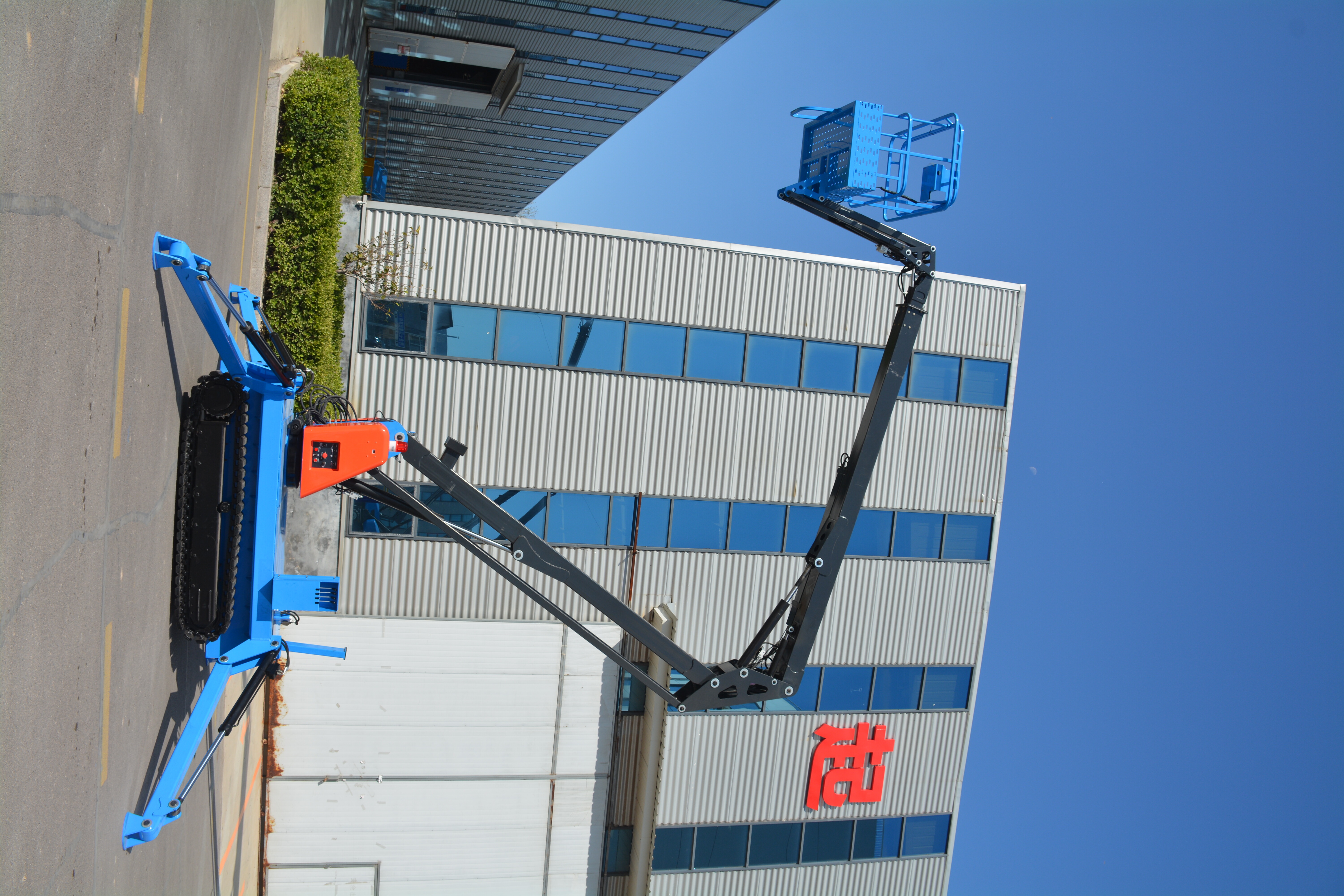 16M Work Crawler Articulating Boom Lift , GTZZ14