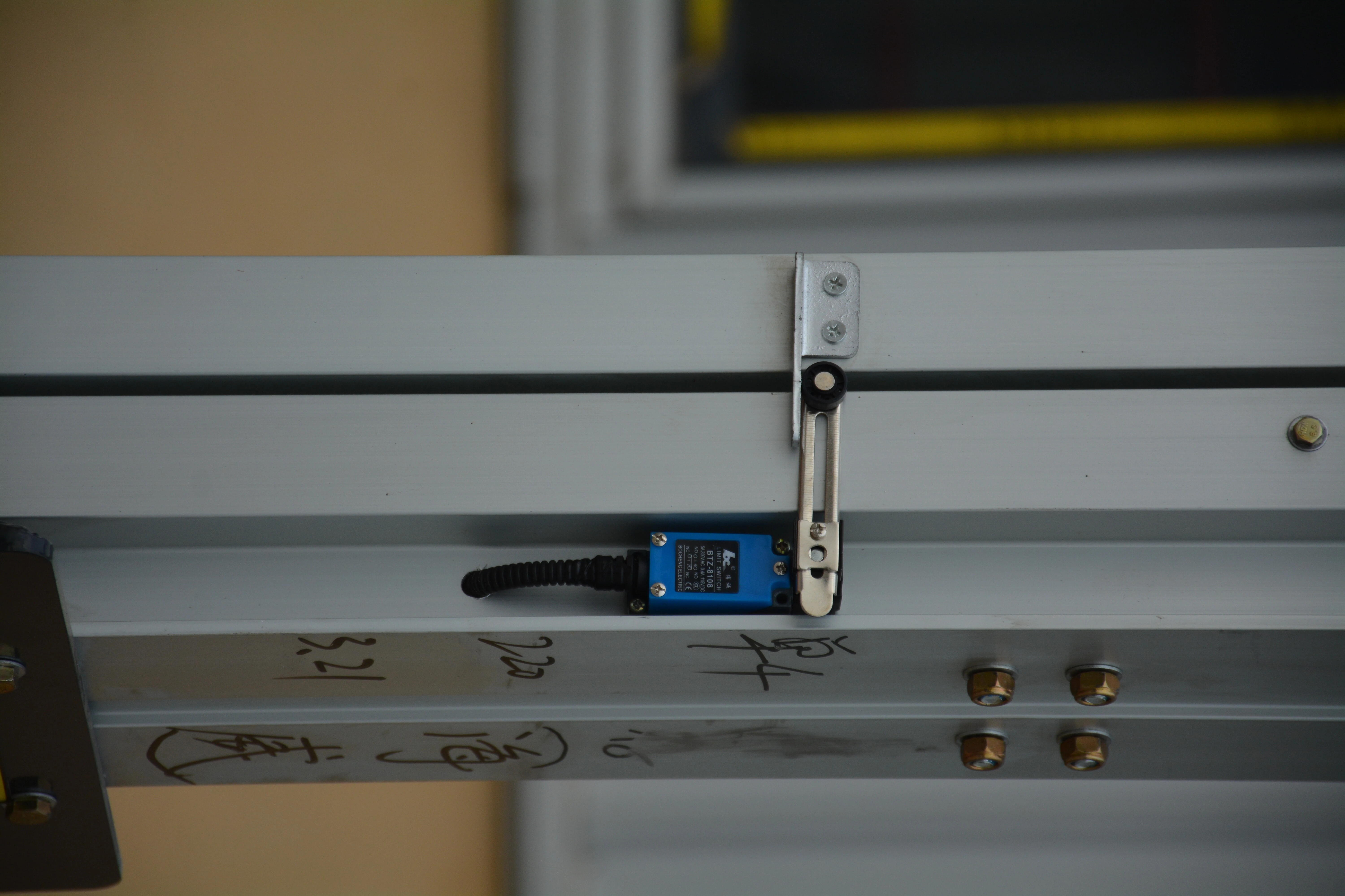 6M Work Single Mast Aluminum Alloy Lift , QYLH4-100-1
