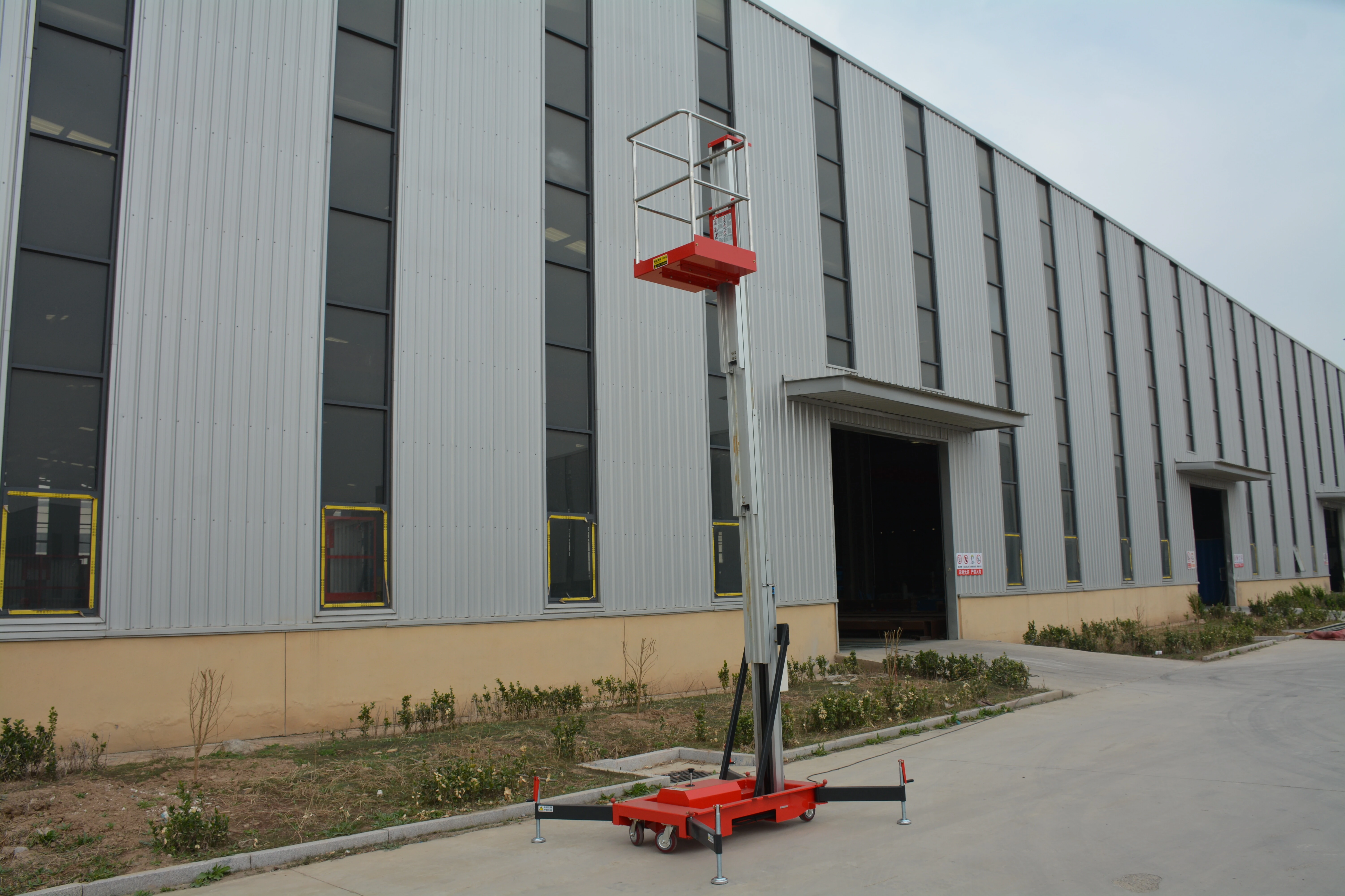 6M Work Single Mast Aluminum Alloy Lift , QYLH4-100-1